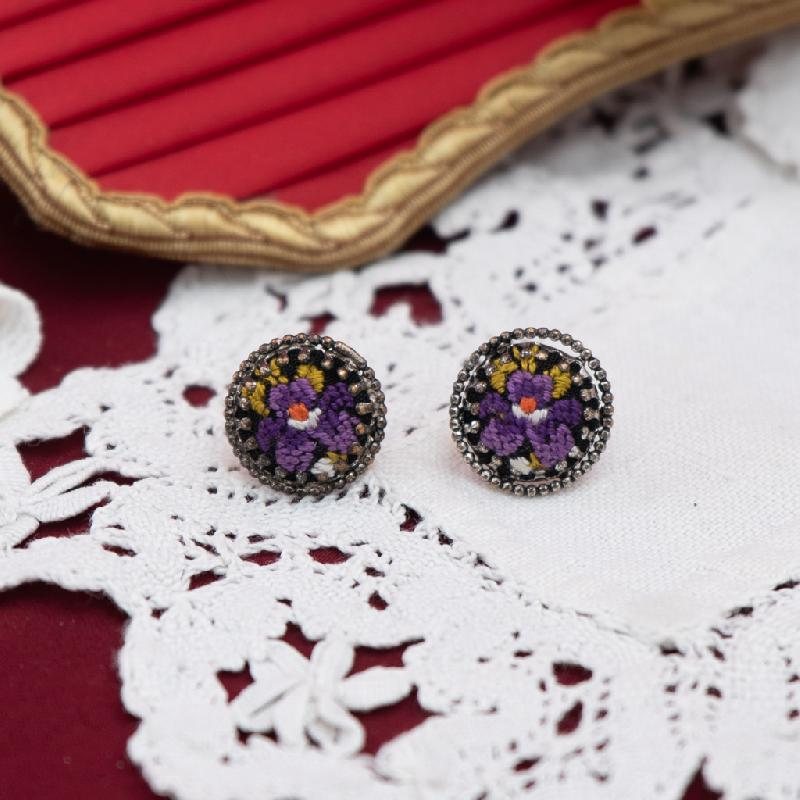 C.a. 1970s Austrian Needlepoint New Old Stock - Dainty Stud earrings(MT1977)