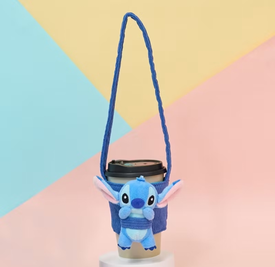 💜正版授權 Disney公仔飲品杯套 Disney飲品杯套 迪士尼飲品杯套 迪士尼公仔飲品杯套 史迪仔公仔飲品杯套 史迪仔飲品杯套 stitch飲品杯套 小熊維尼飲品杯套 Winniethepooh飲品杯套 三眼仔飲品杯套 alien飲品杯套 史迪仔 stitch 小熊維尼 Winniethepooh 米奇 Mickey 米奇飲品杯套 Mickey飲品杯套 😃需訂預計2星期到貨💜