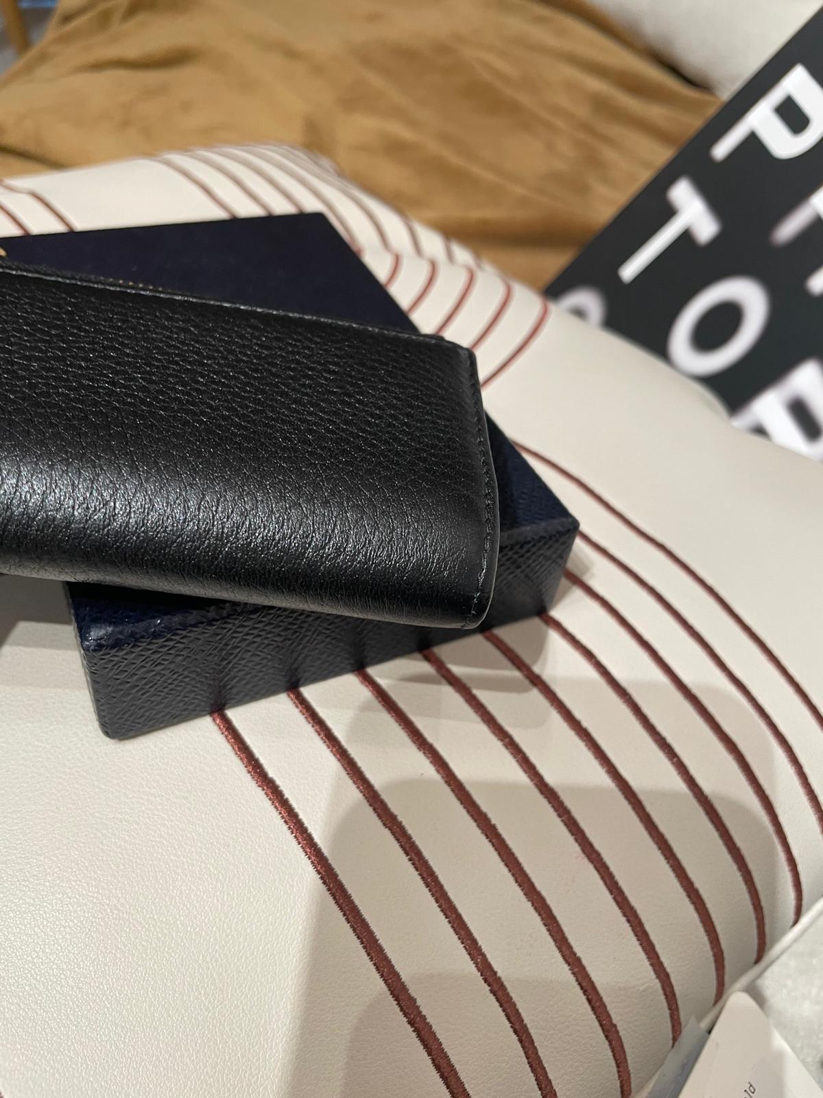 未使用品 PRADA Key Holder Pouch Wallet 黑金牛皮 100%Authentic,unused ✅BOX