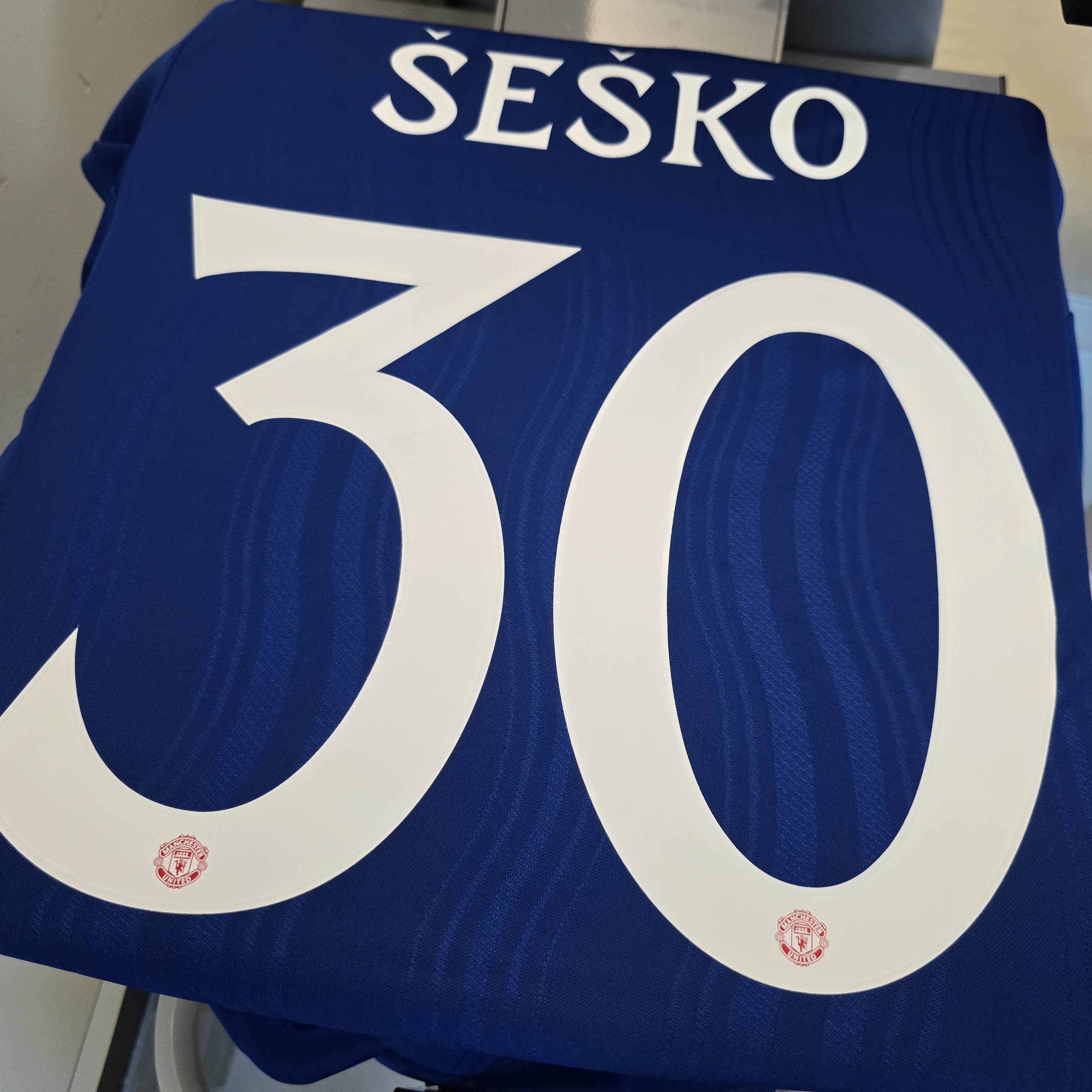 💙重溫經典藍魔傳奇 Adidas Manchester United 曼聯 2026-27 作客球員版球衣 (可加印字章) KA6864