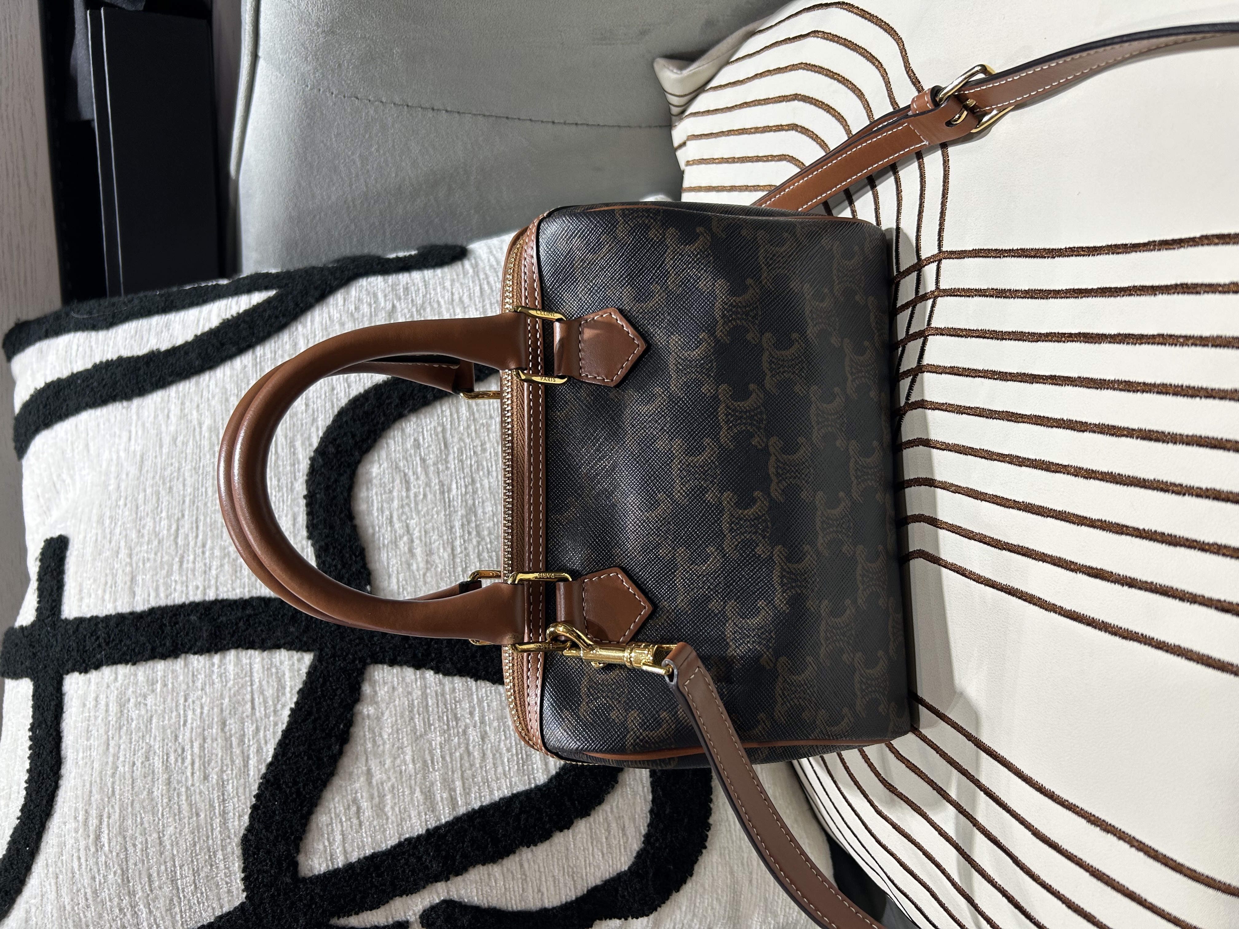 CELINE Triomphe Small Boston 2 way bag 100%Authentic, 98%New✅Strap ✅Dust bag