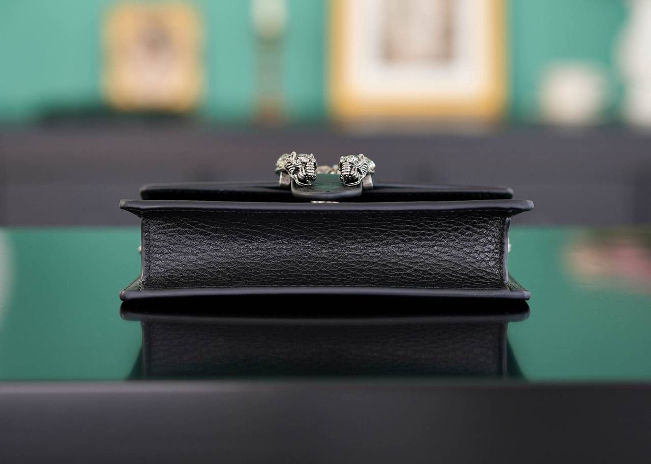 🥯GG Dionysus系列超迷你手袋酒神 黑色钻扣 16.5cm 正品售价,700 GG家小包推荐，酒神里面的经典款 经典酒神扣搭配原厂小牛皮全皮黑 出镜率非常高 简直是穿搭利器 官方款号 476432 尺寸迷你：16.5x10x4cm 小号：28x17x9cm