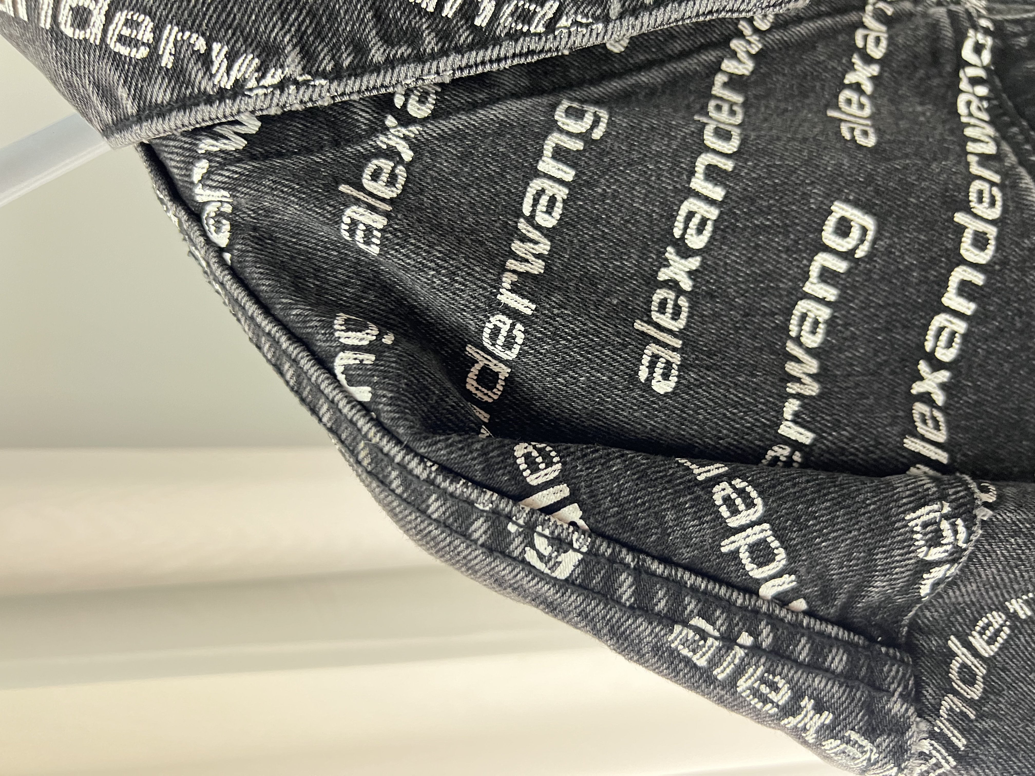 Pre-Owned Alexander Wang Falling Back Logo / Product Code: 26041103