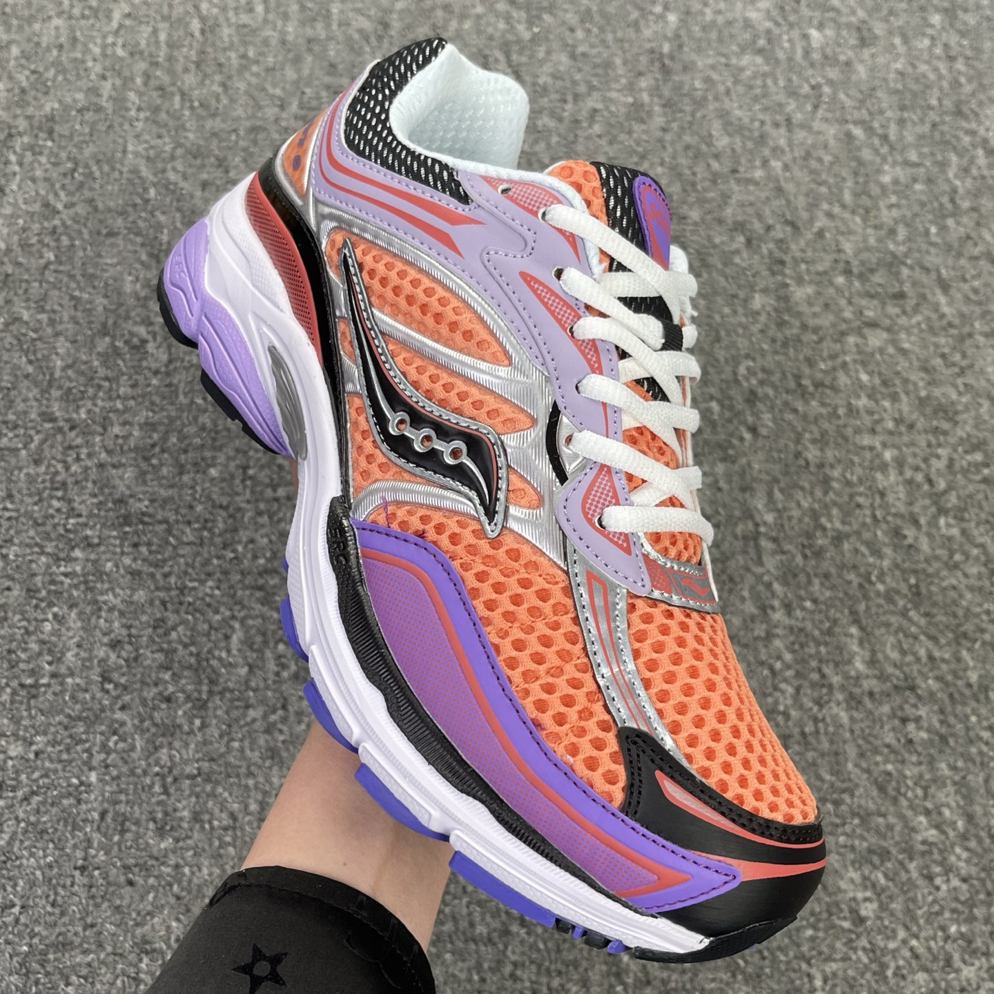 Saucony ProGrid Omni 9