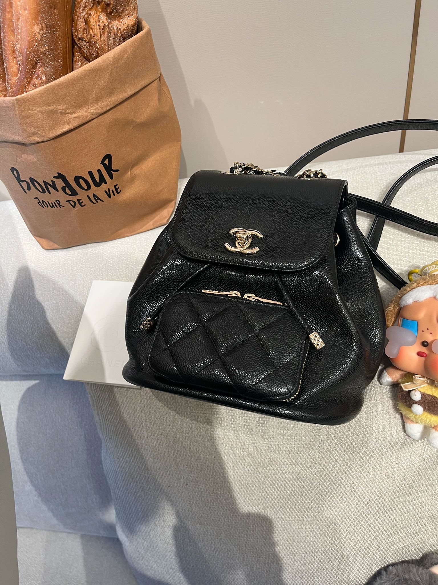 Chanel backpack AS3530, 亮面粒紋牛皮淡金扣 100%Authentic, 98%new ✅專門店收據✅晶片✅塵袋✅Box