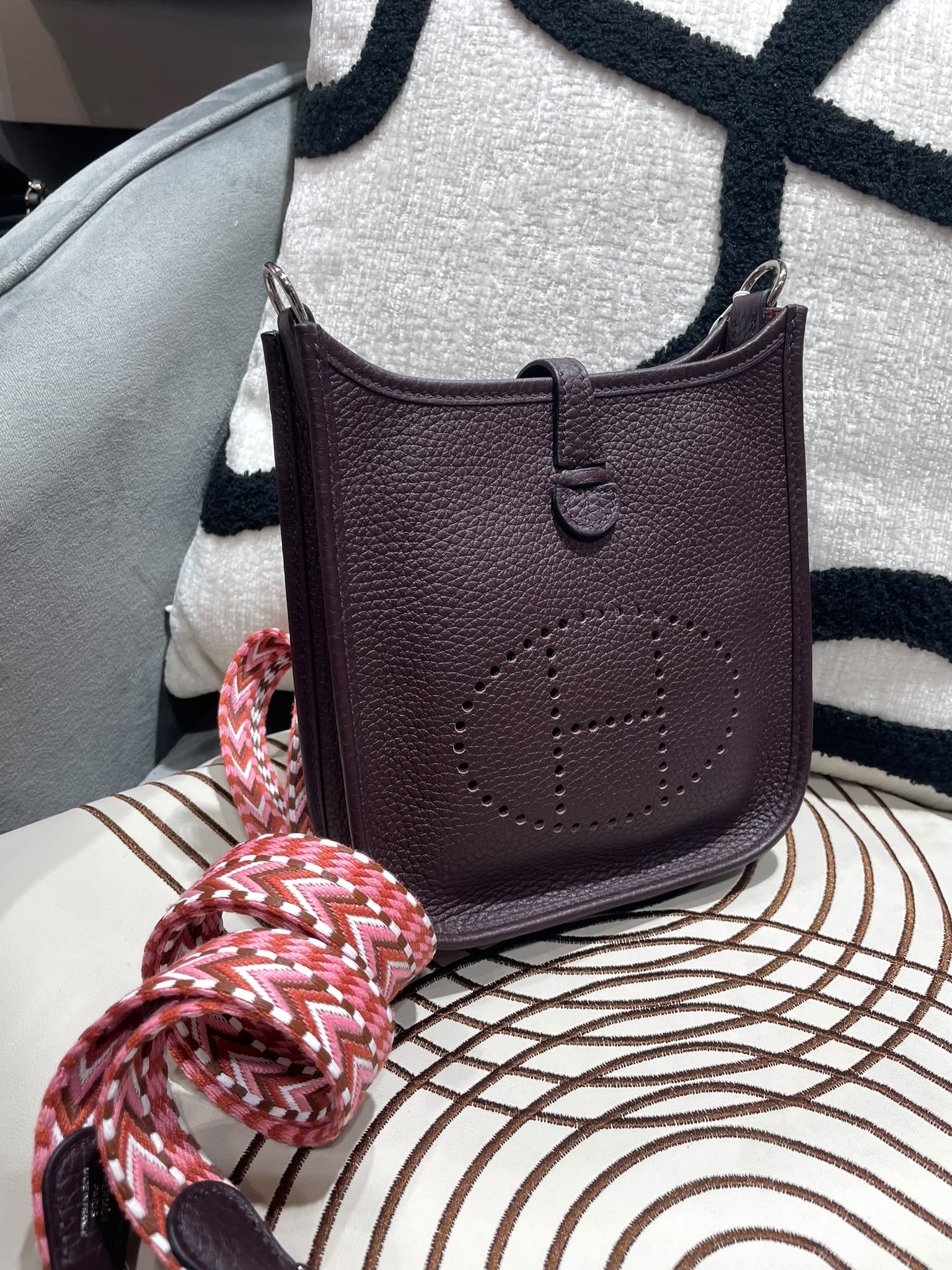 Hermes Mini Evelyne Stamp U 馬鞍紅編織帶 100%Authentic, 98%New ✅收據副本✅Dust bag 