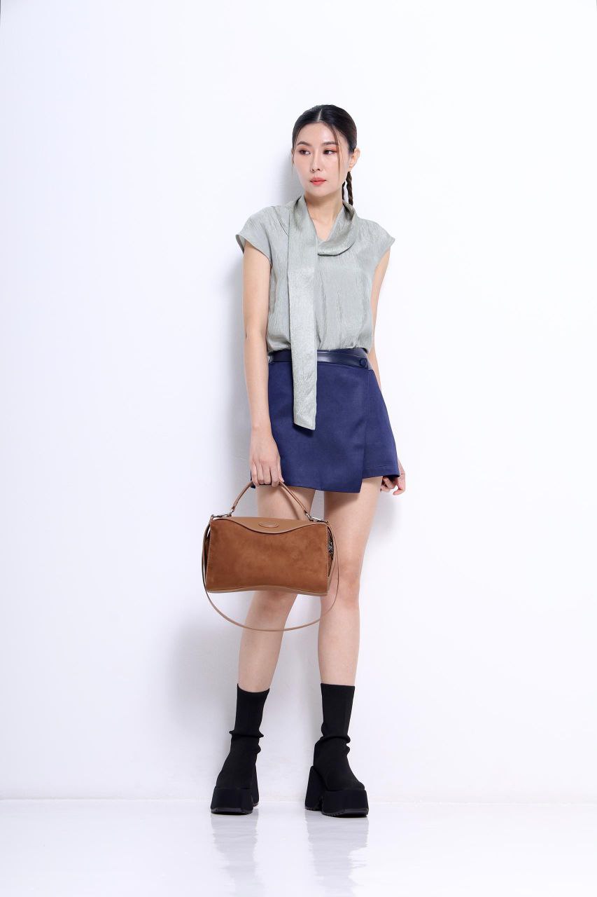 不规则翻领领口上衣 3132