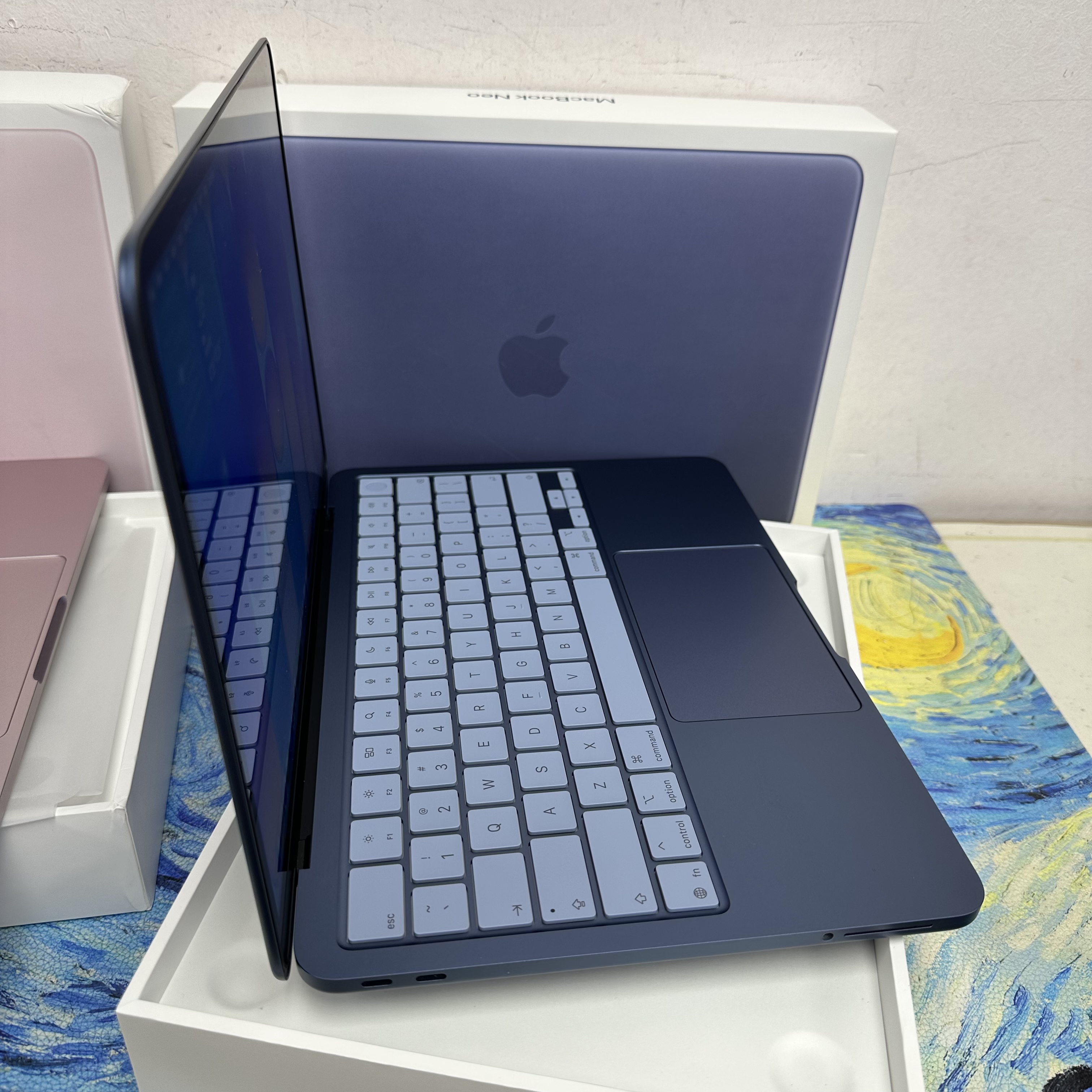 APPLE  MacBook Neo A18 Pro CPU/ 8GB Ram/512GB SSD/5核心GPU/Liquid Retina Mon/13吋/藍色💙粉紅色🩷/Gaming Laptop / Notebook / 超強續航能力/文書機 / 畫圖 / 剪片 / Movie / Netflix 