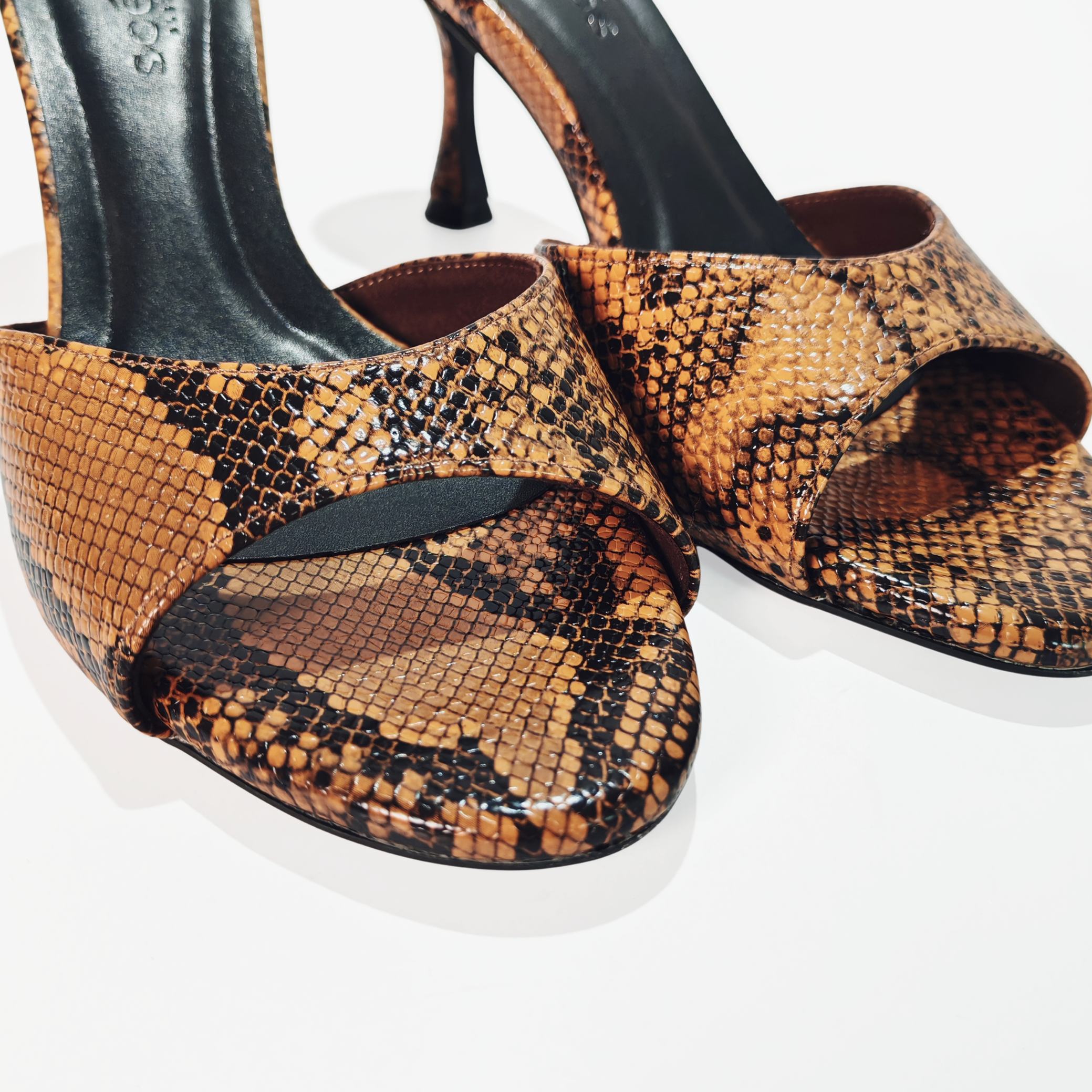 MAYA 75 BROWN PYTHON