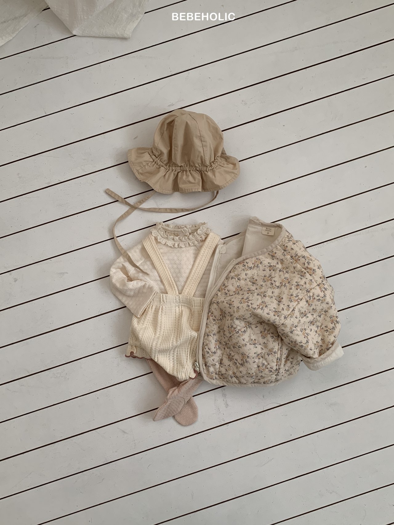 🌸預訂 韓國直送🌸🇰🇷BEBEHOLIC三色提花蕾絲花邊領長袖上衣