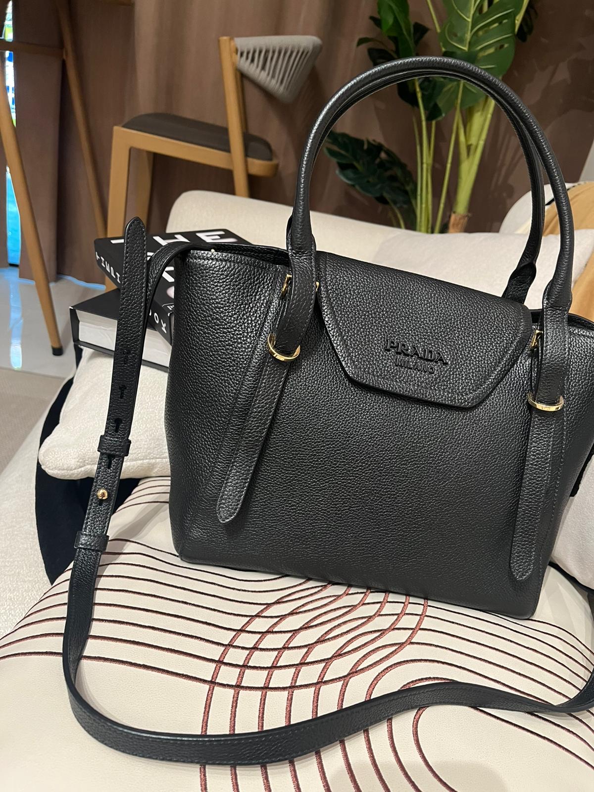PRADA Calfskin 2 way bag so back 黑色小牛皮兩用袋  100%Authentic, 98%New ✅Dust bag