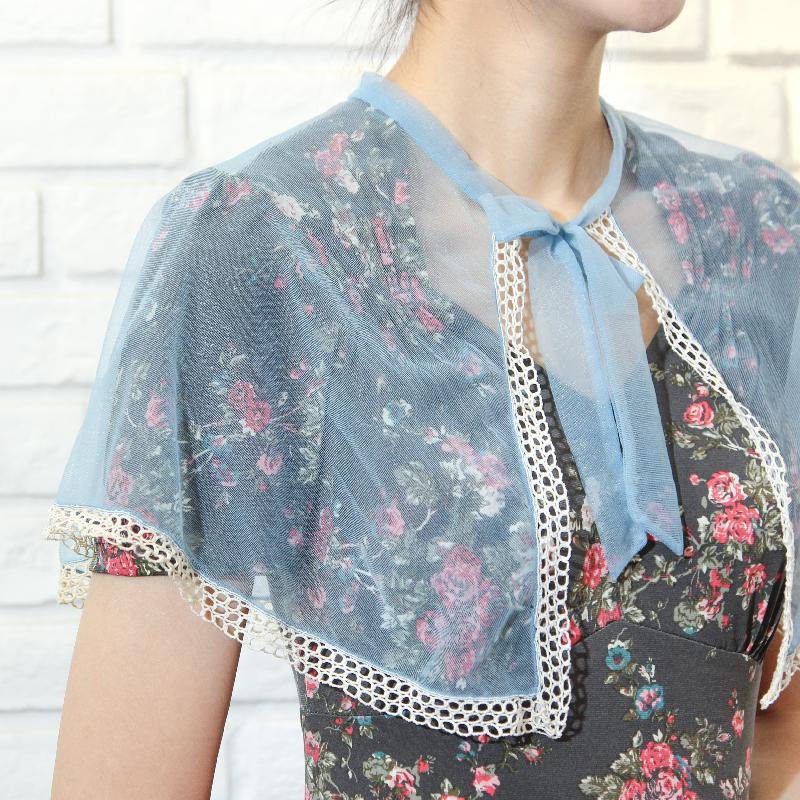 Vintage c.a. 1950s Baby Blue Gauze Vanity Cape (FC164)