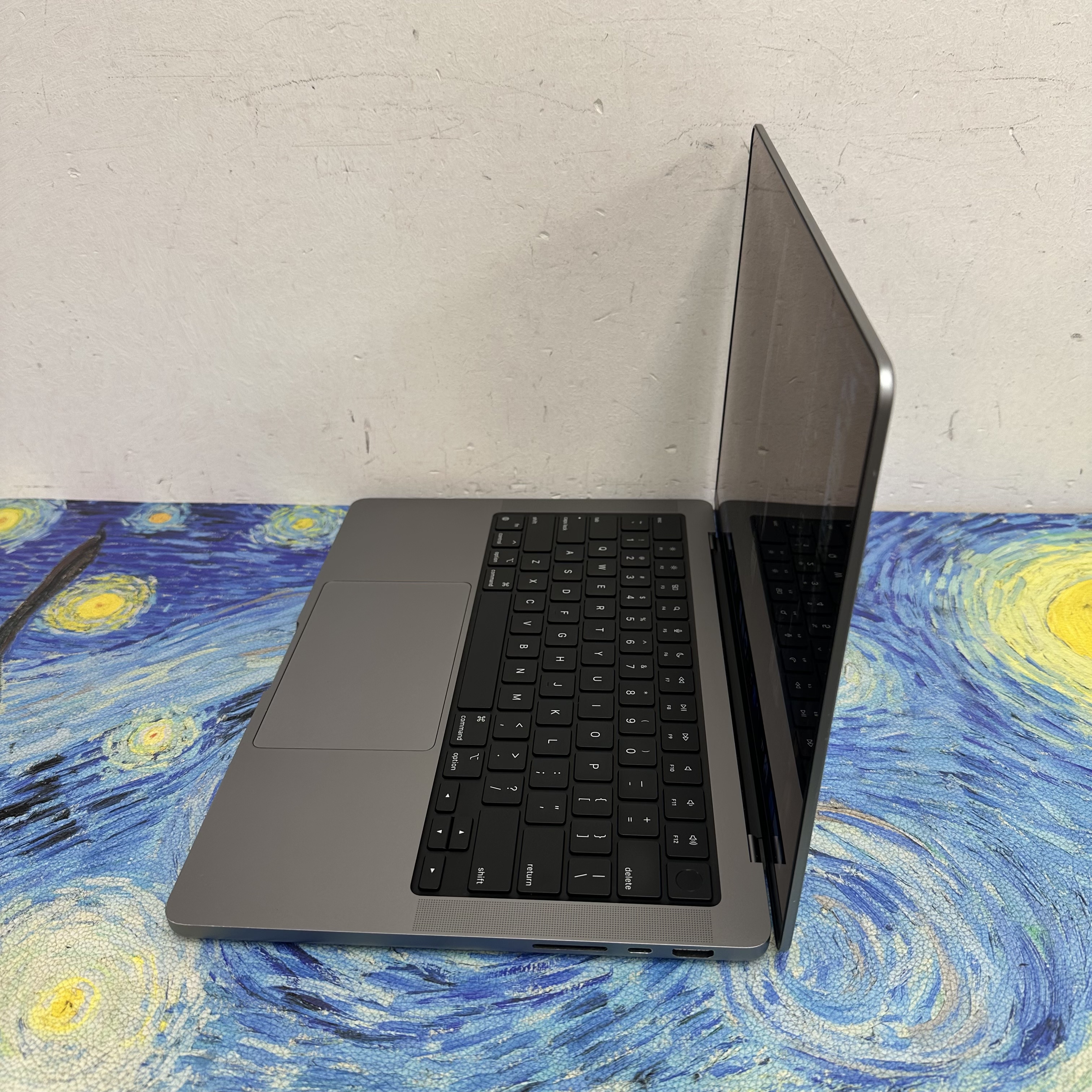 #5802（性價比高MacBook M1 Pro🔥M1Pro 14寸)APPLE  MacBook Pro 2021/M1 Pro CPU/32GB Ram/512GB SSD/16核心GPU/10核心 CPU/Liquid Retina XDR Mon/14寸/太空灰/ Gaming Laptop / Notebook / Laptop / PC / Movie / Netflix / Premium /