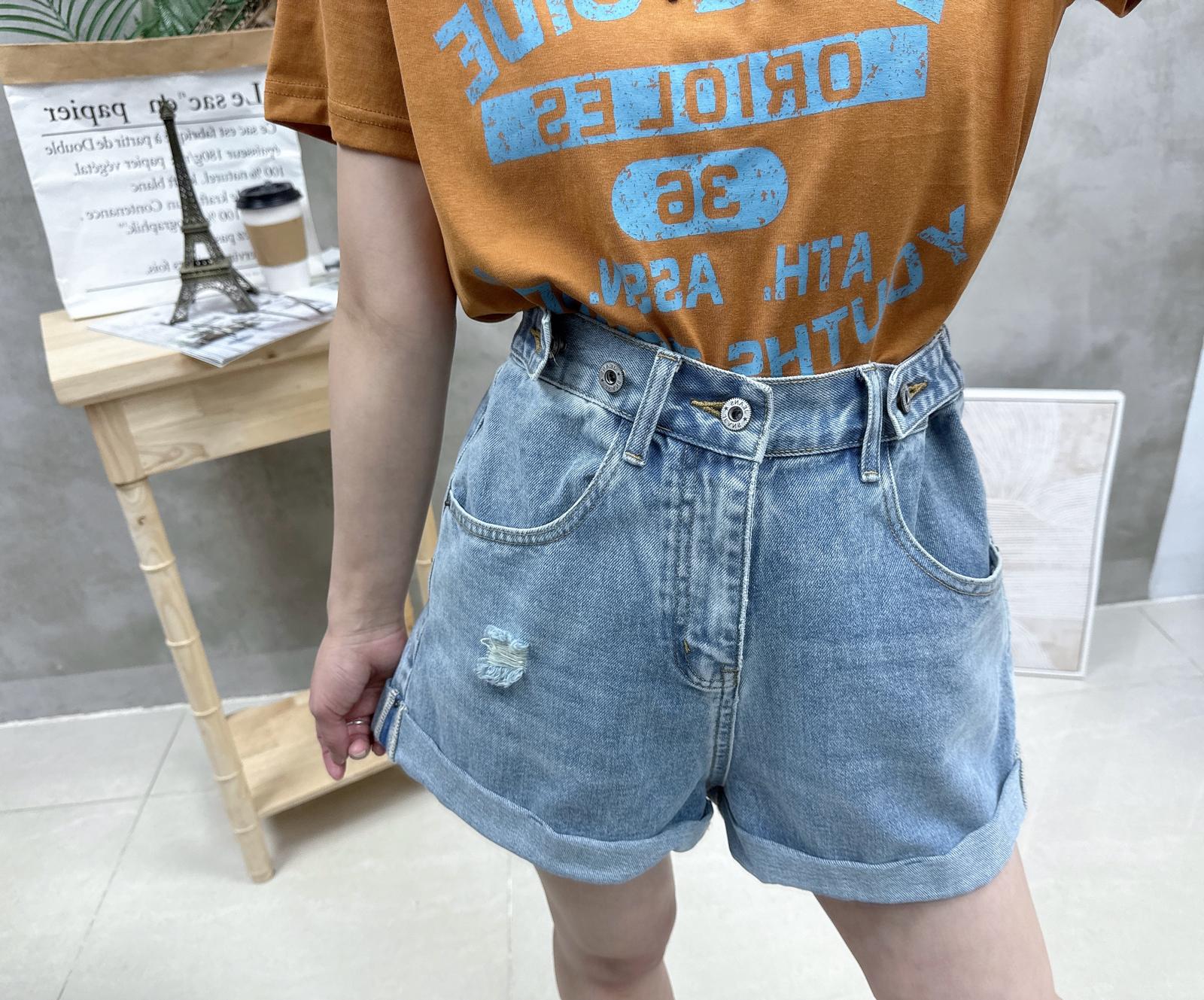 雙扣鈕磨爛褶腳牛仔短褲