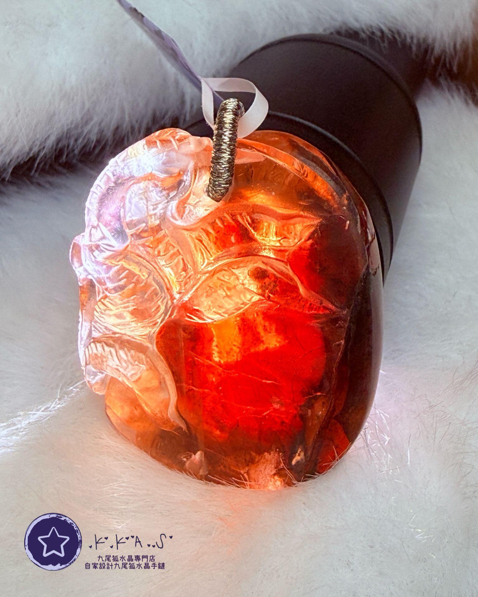 K00188 紅膠花 側臉九尾狐 - 吊墜/手牌兩用款