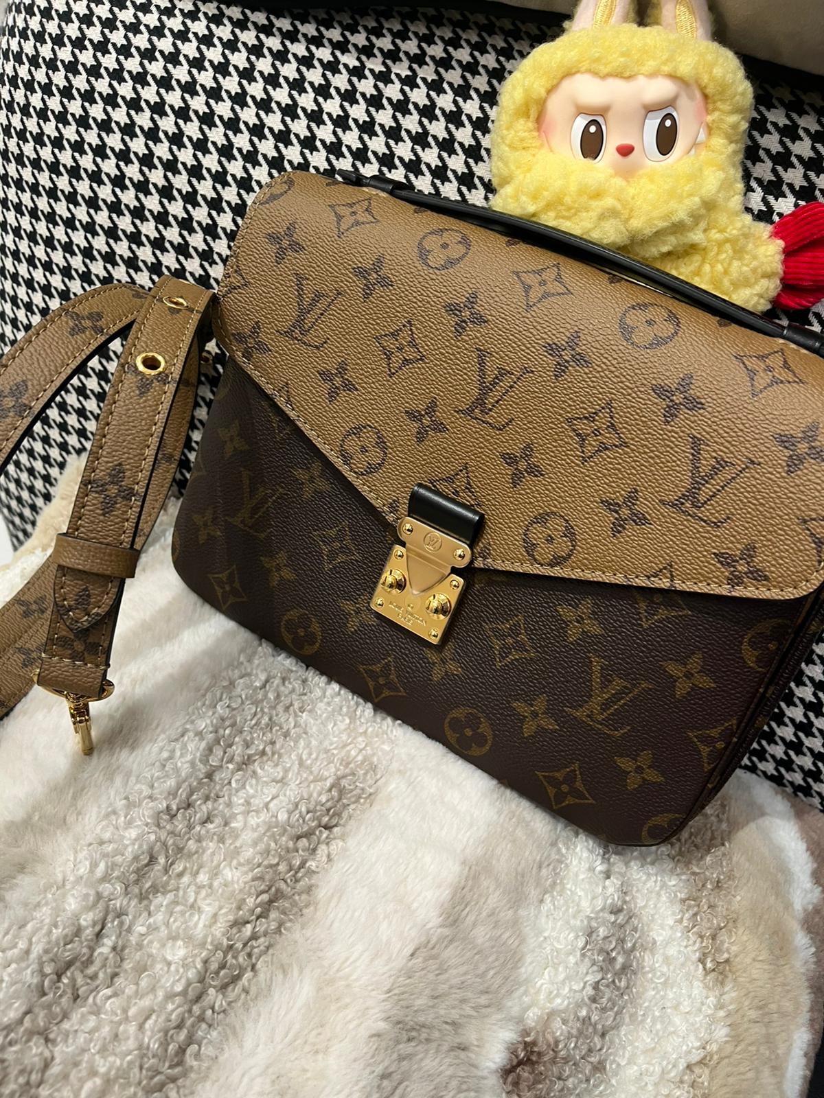 Lv Pochette Metis M44875 crossbody bag 100%Authentic，98%new ✅Dust bag 