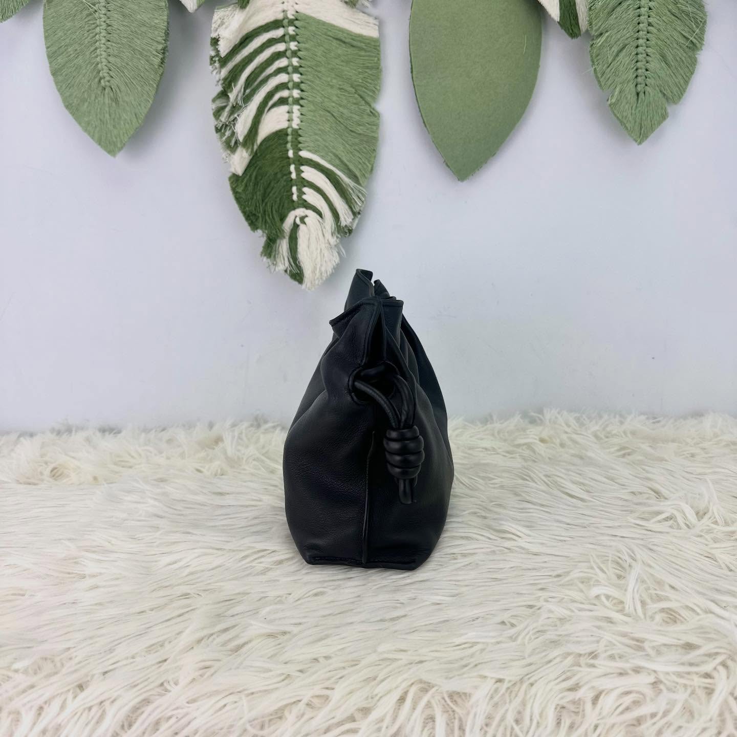 LOEWE 🤍PRE OWNED Mini Flamenco Clutch 黑金福袋包 全套有單🖤