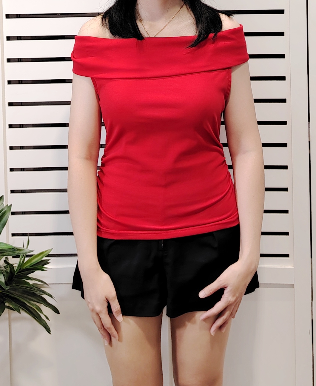 M5077 Off Shoulder Slim Tee
