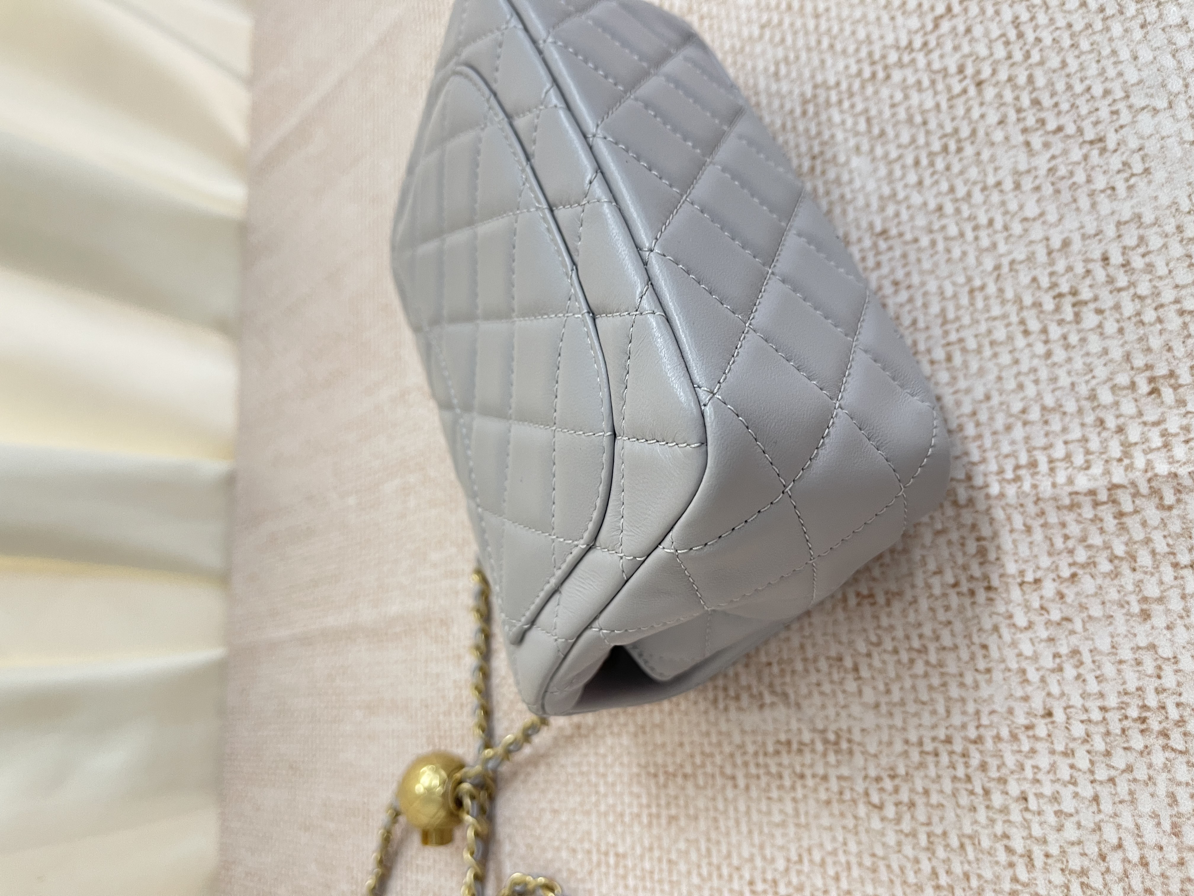 Pre-owned Chanel Square Pearl Crush / Product Code: 26042701