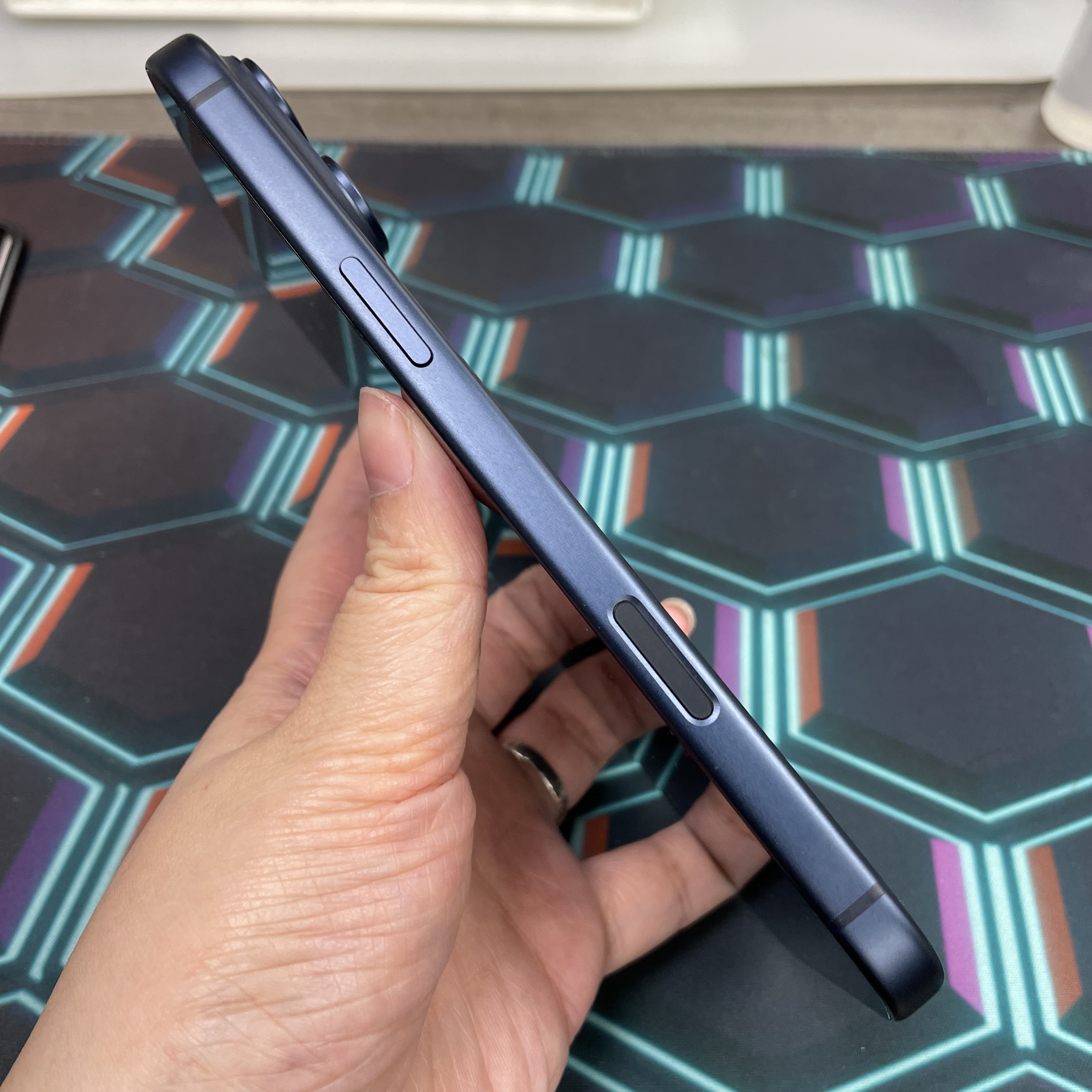 *8240 17 Pro max 完美機 512GB 電100 藍色 blue