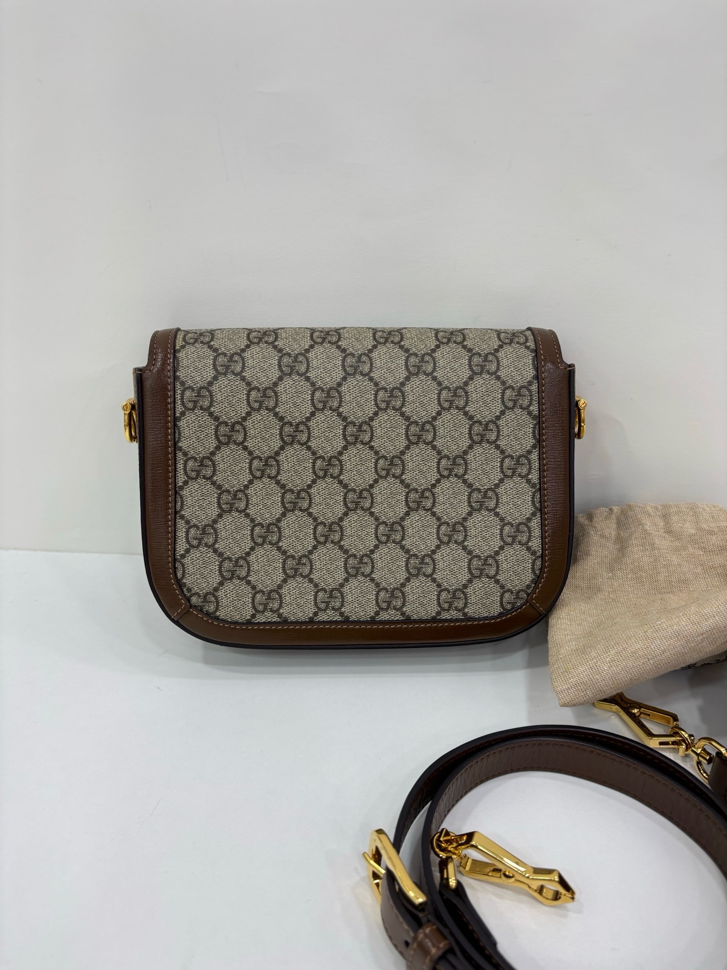 直播貨品 |  [1個-$100 2個-$300］E02