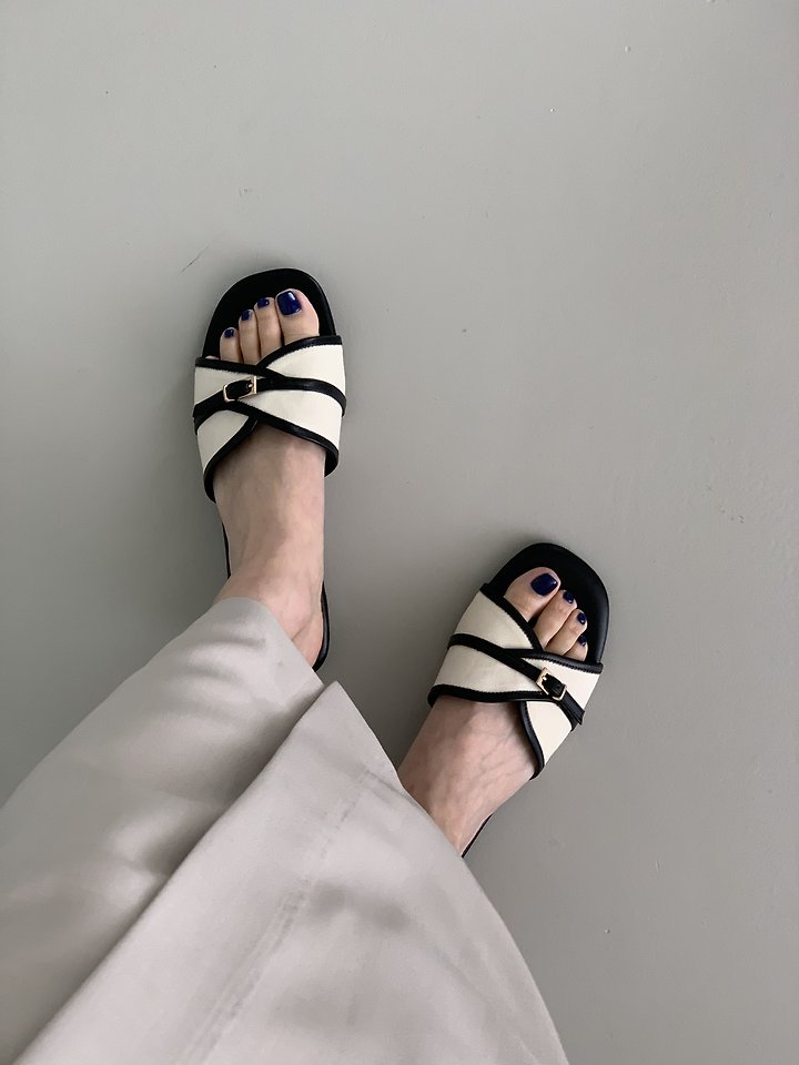 Contrast Canvas Sandals (2 colors)