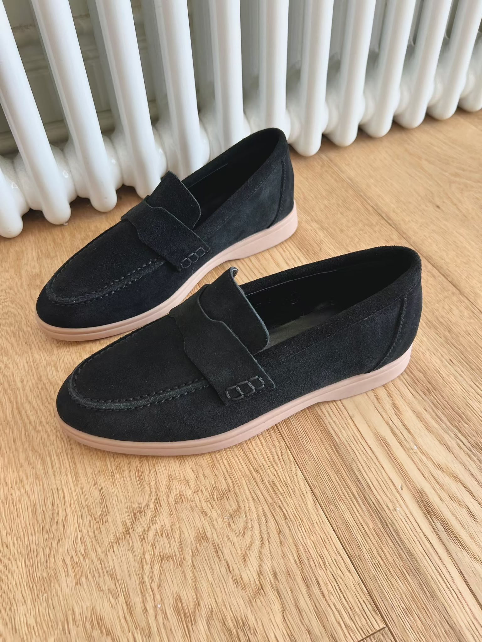 ♥︎韓系高質感麂皮車縫線樂福鞋 (Classic Chic Suede Loafers) *Special price*