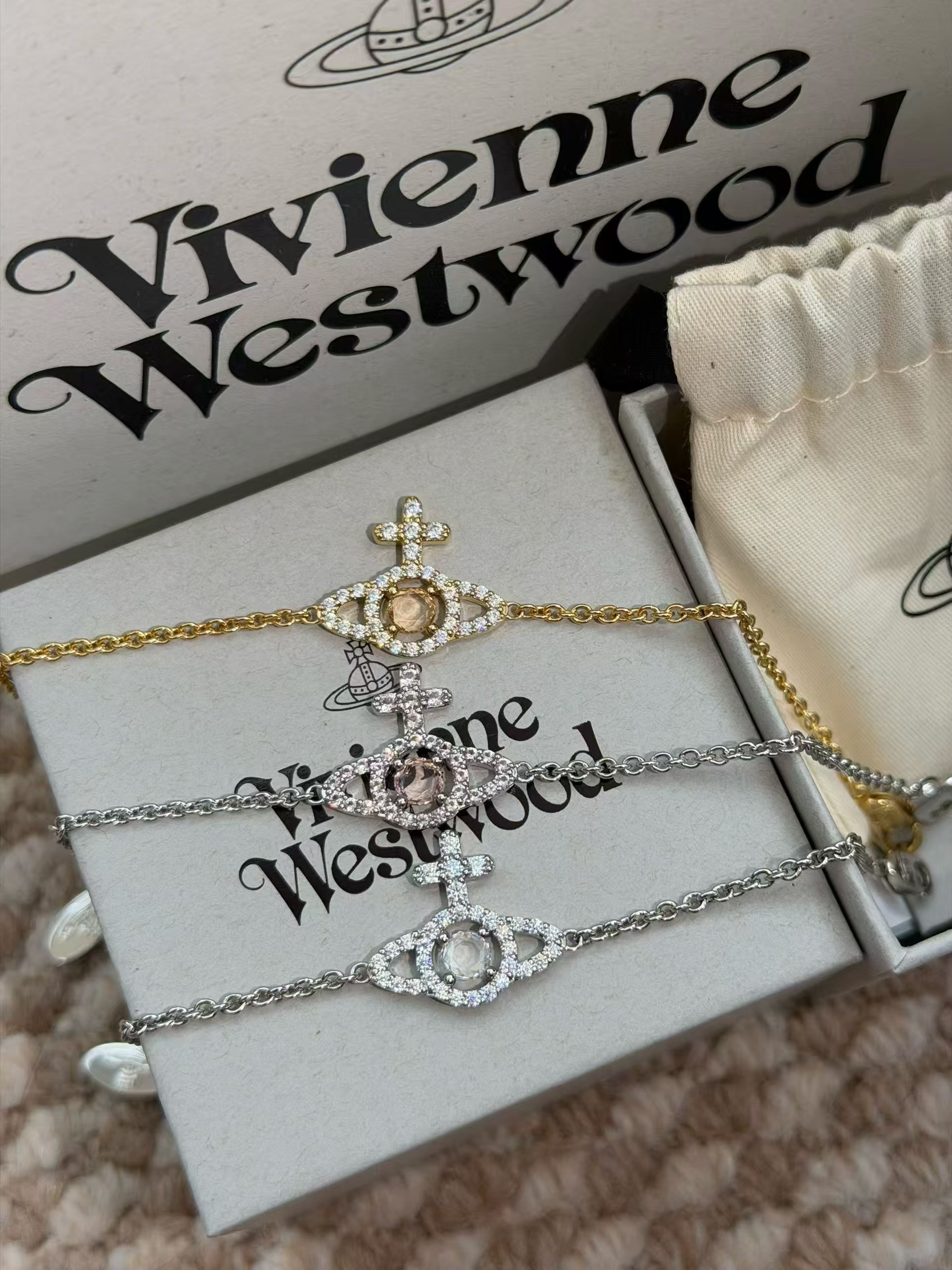 Vivienne Westwood新款夾心土星手鏈