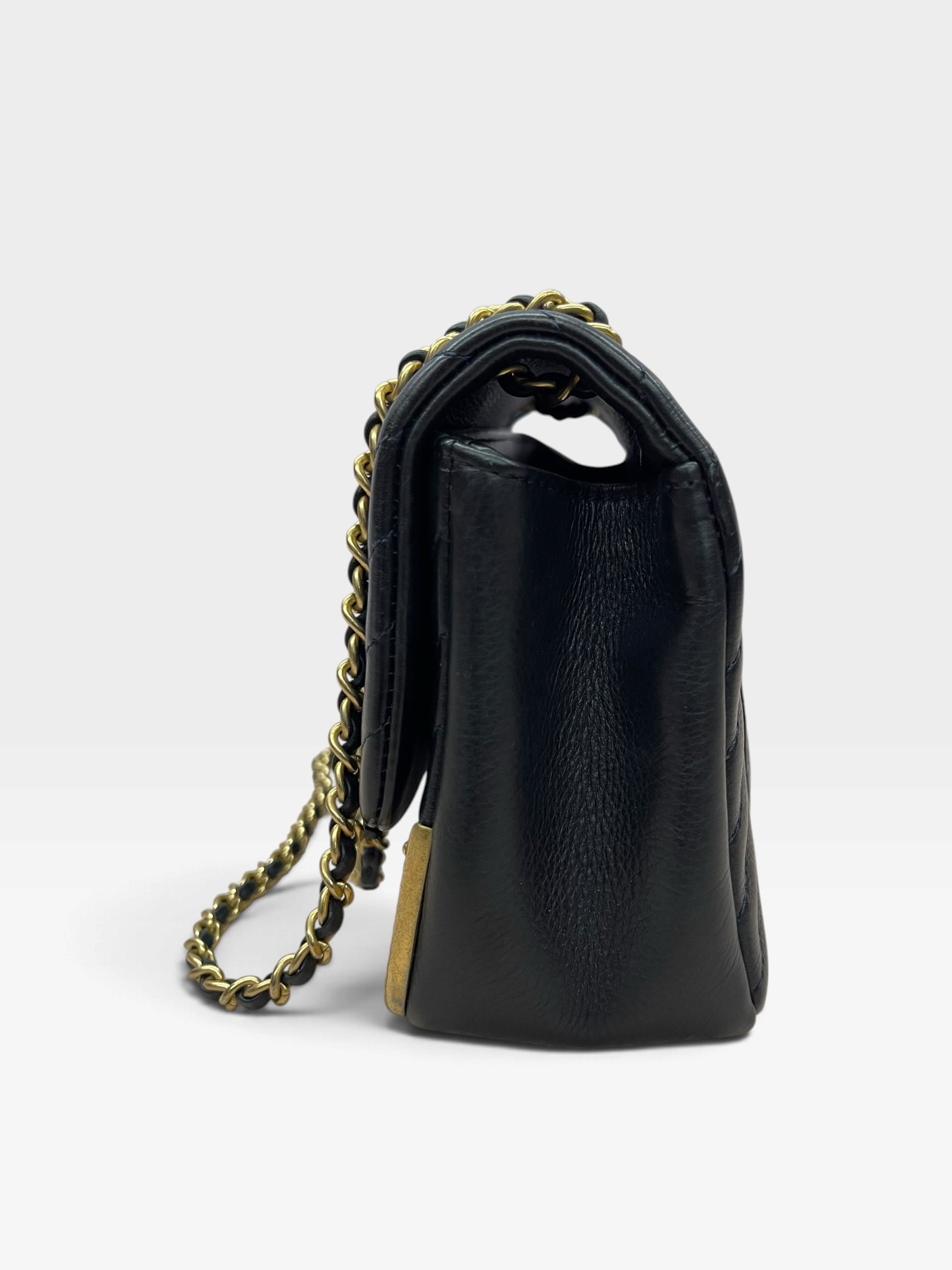 Pre-Owned Chanel Rock the Corner Chevron / Product Code: 101702