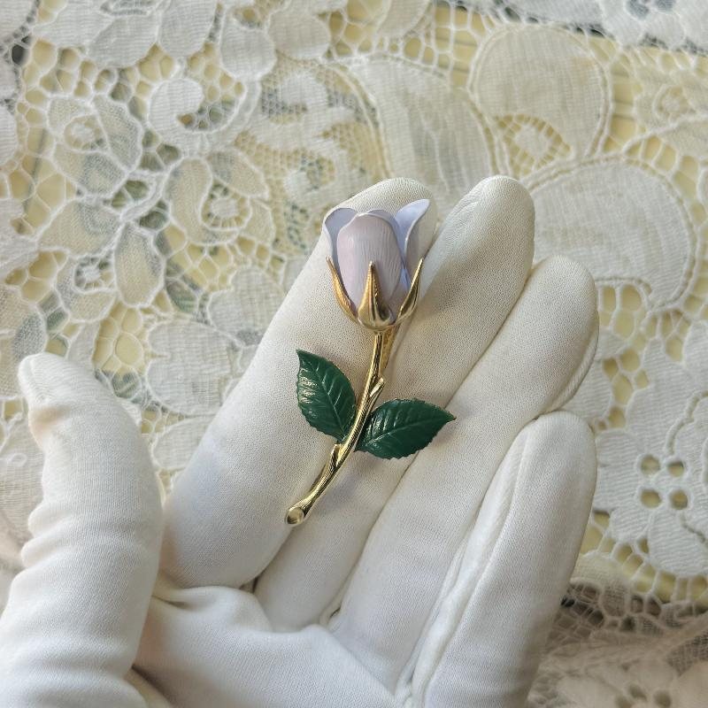 Vintage C.a. 1950-60s 3D Purple Rose with Green Leaves Brooch (MT2178)