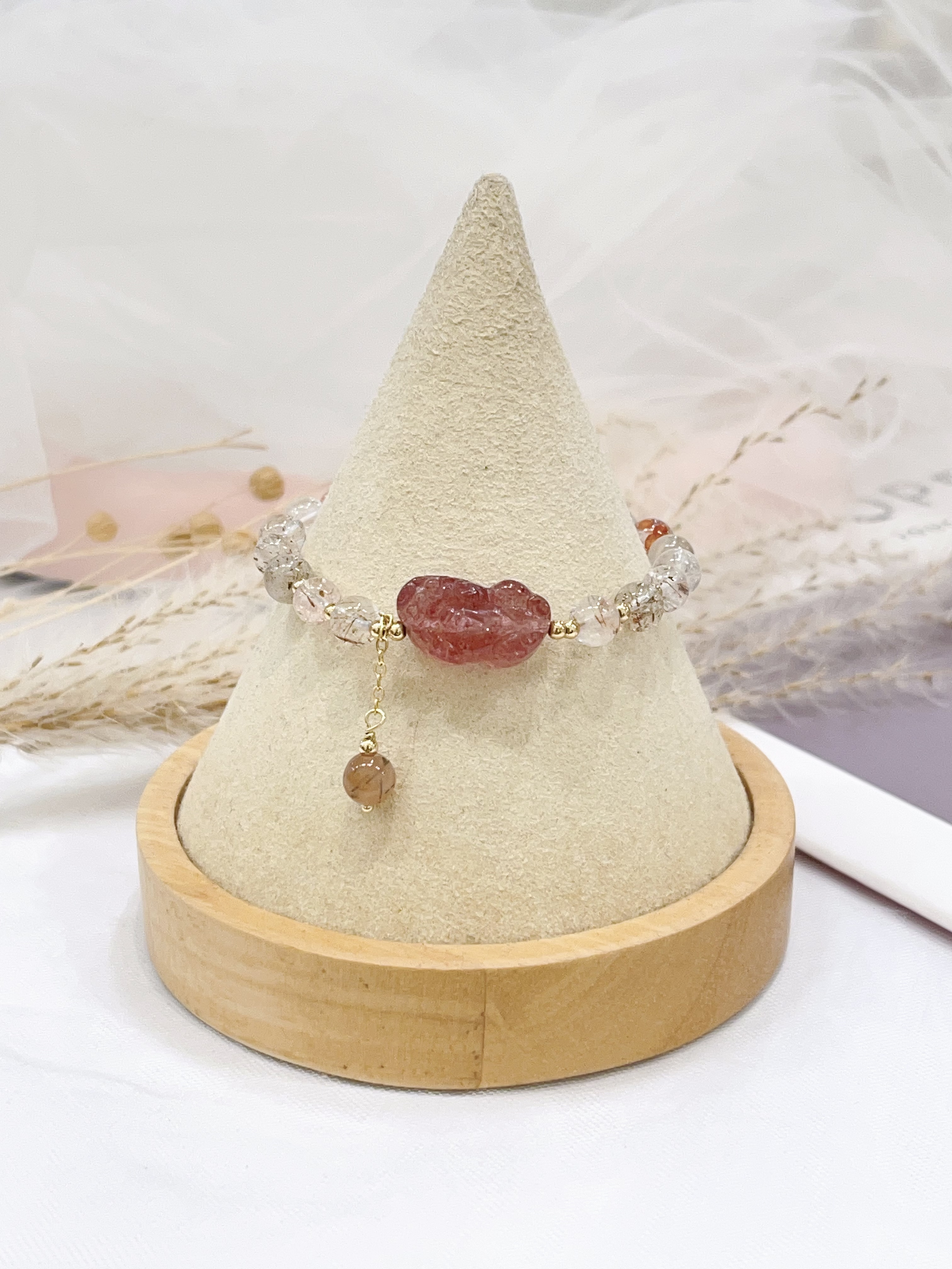 🍓 草莓晶貔貅 × 彩发晶多宝手串 Strawberry Quartz Pixiu & Multicolor Rutilated Quartz