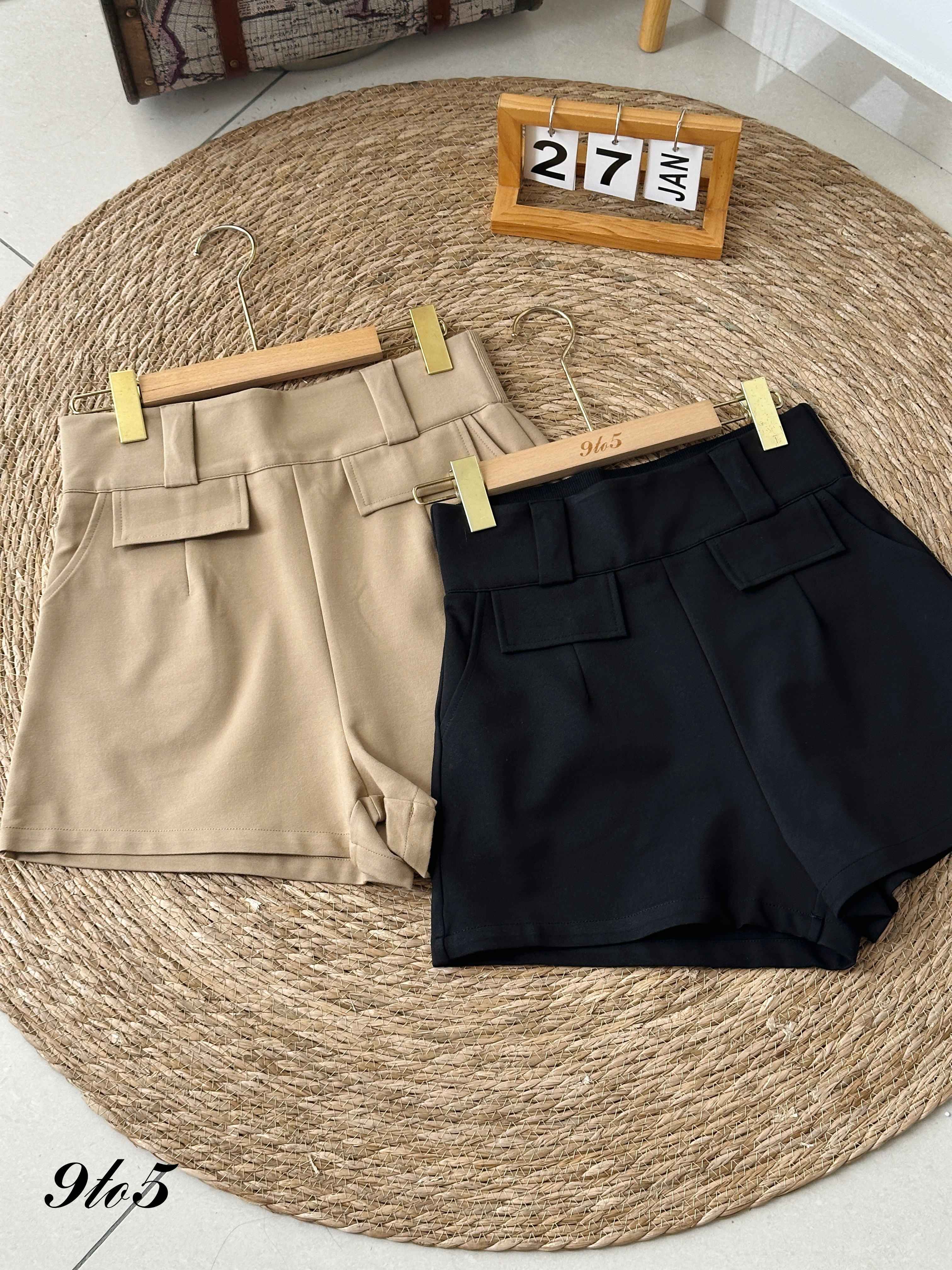 S1777 A Line Short Pants - Black & Khaki