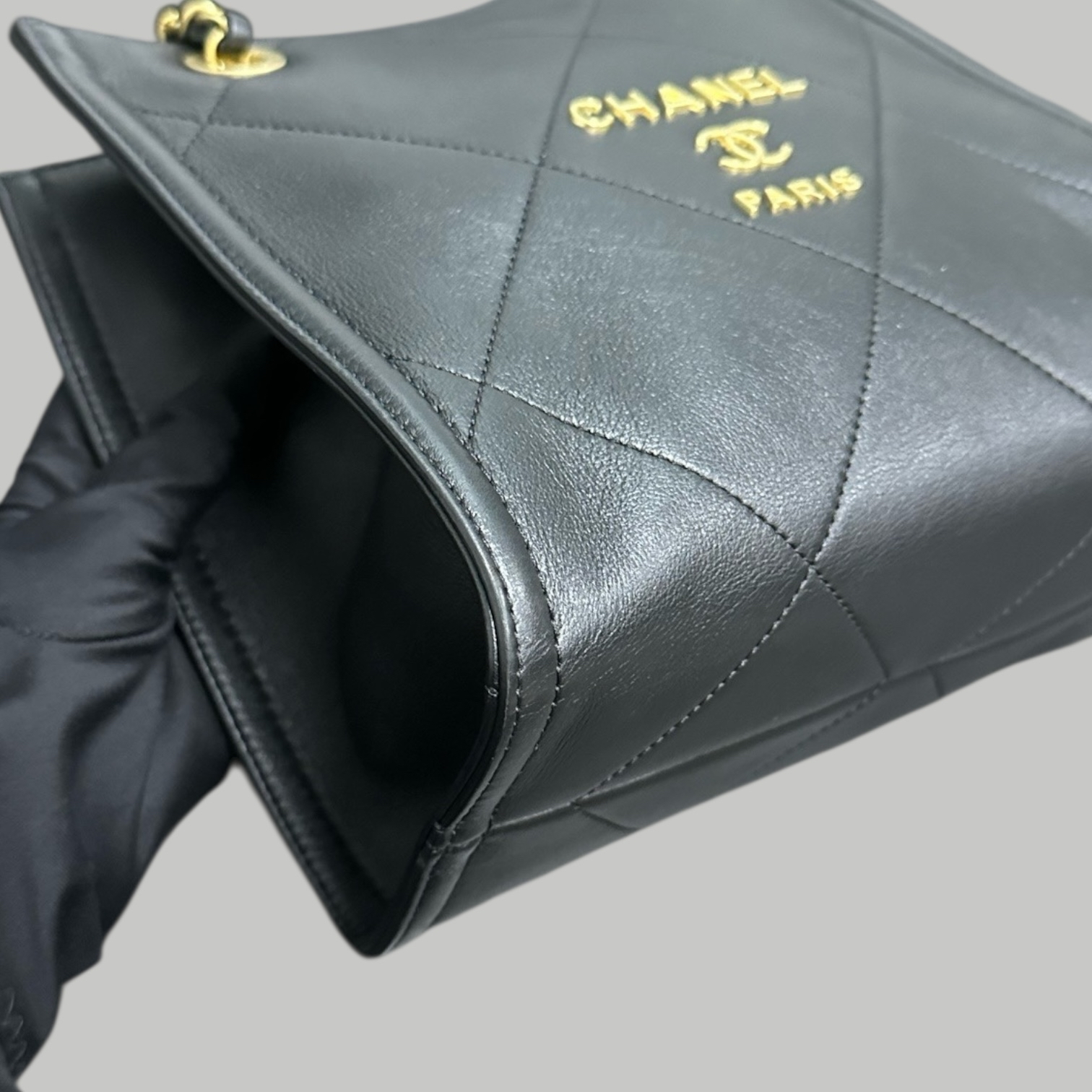 Chanel 21B 小牛皮tote bag