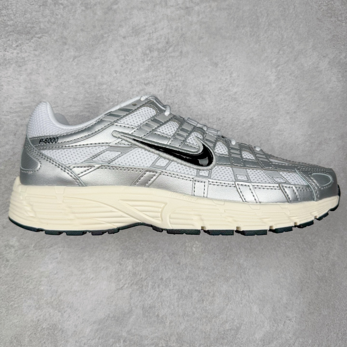 Nike P-6000 CD6404-105  