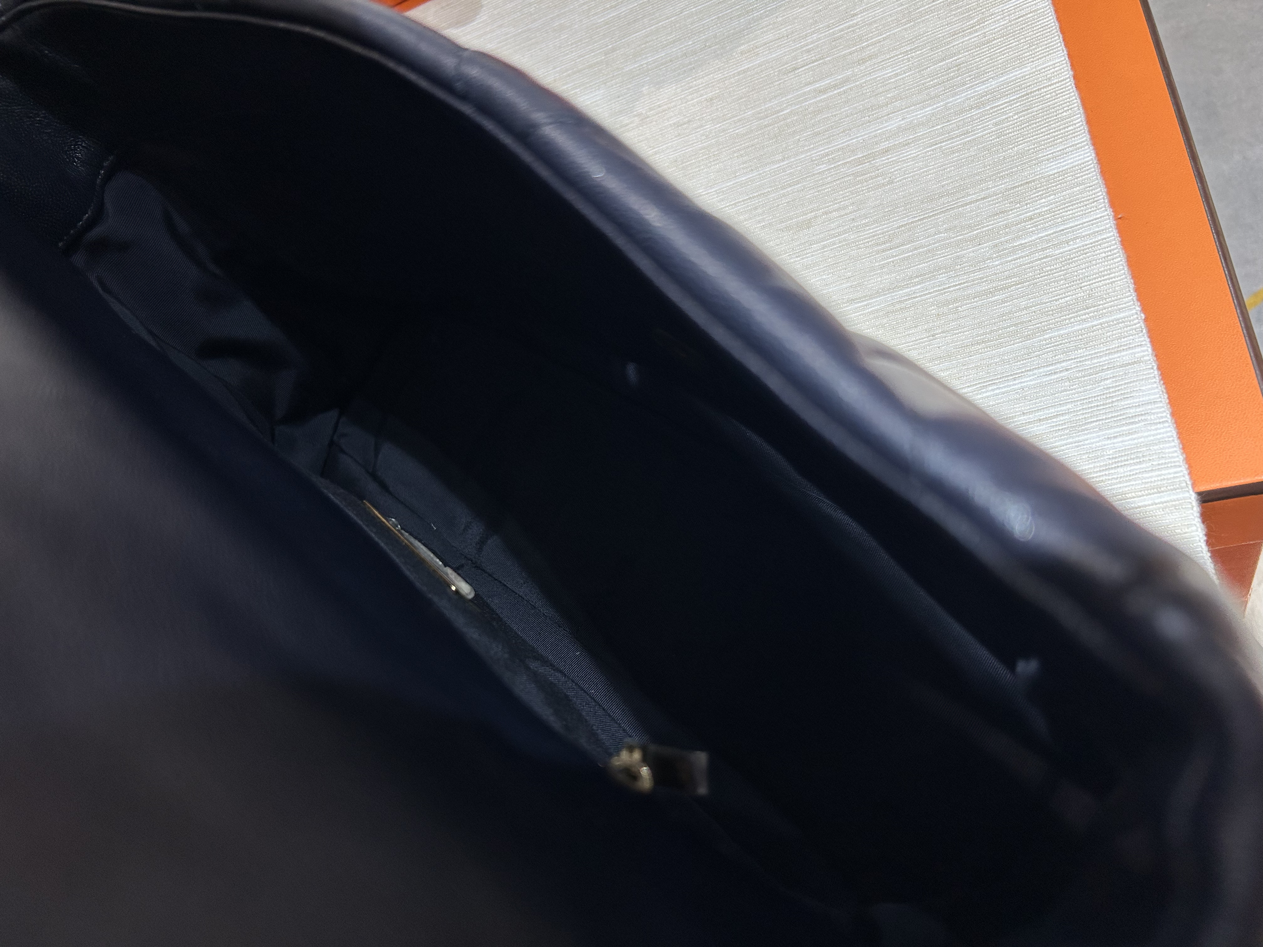 Chanel 19 maxi navy 金鏈 100%Authentic,95%new ✅30card✅dust bag 