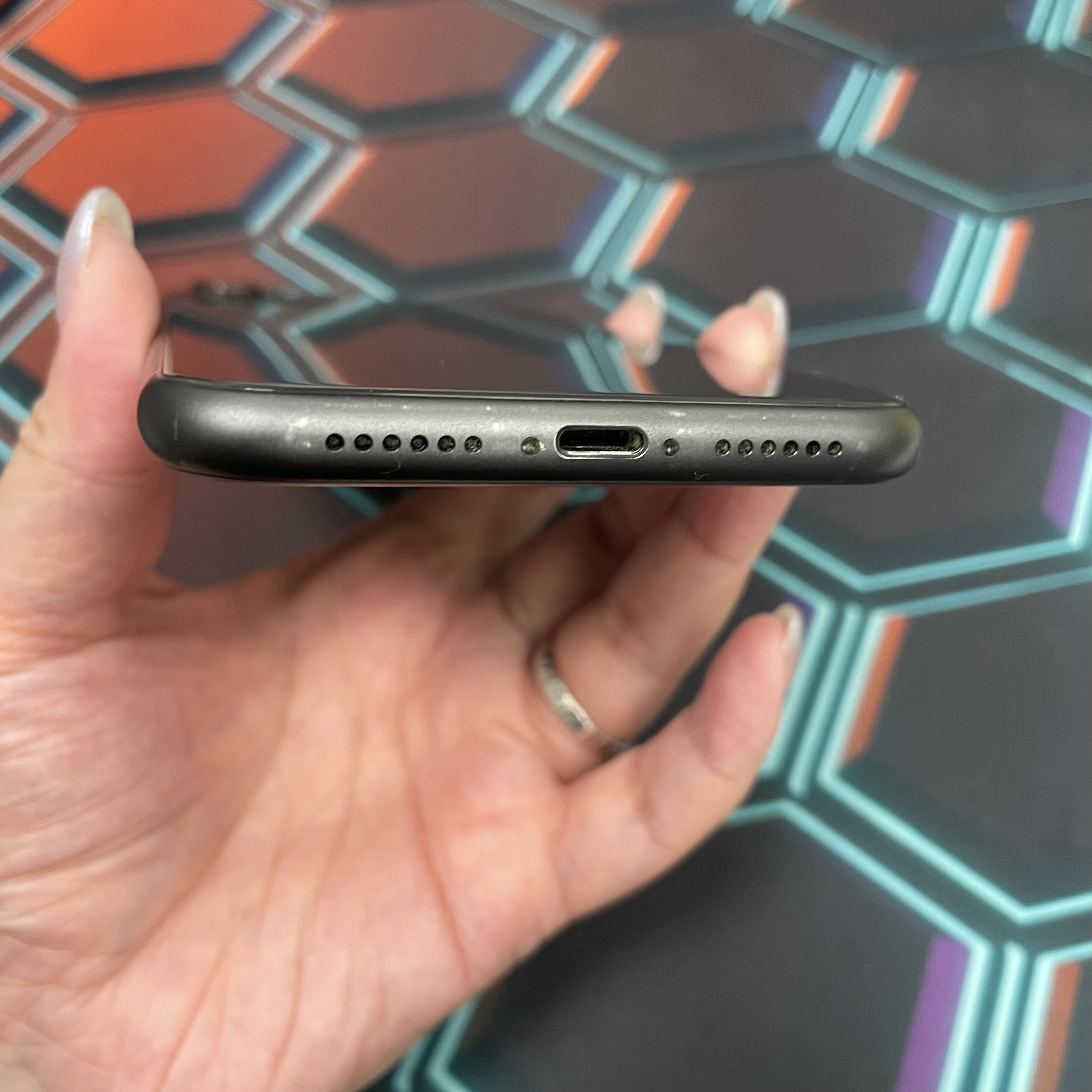 *6958 11 超靚機 128GB 電78 黑色 black
