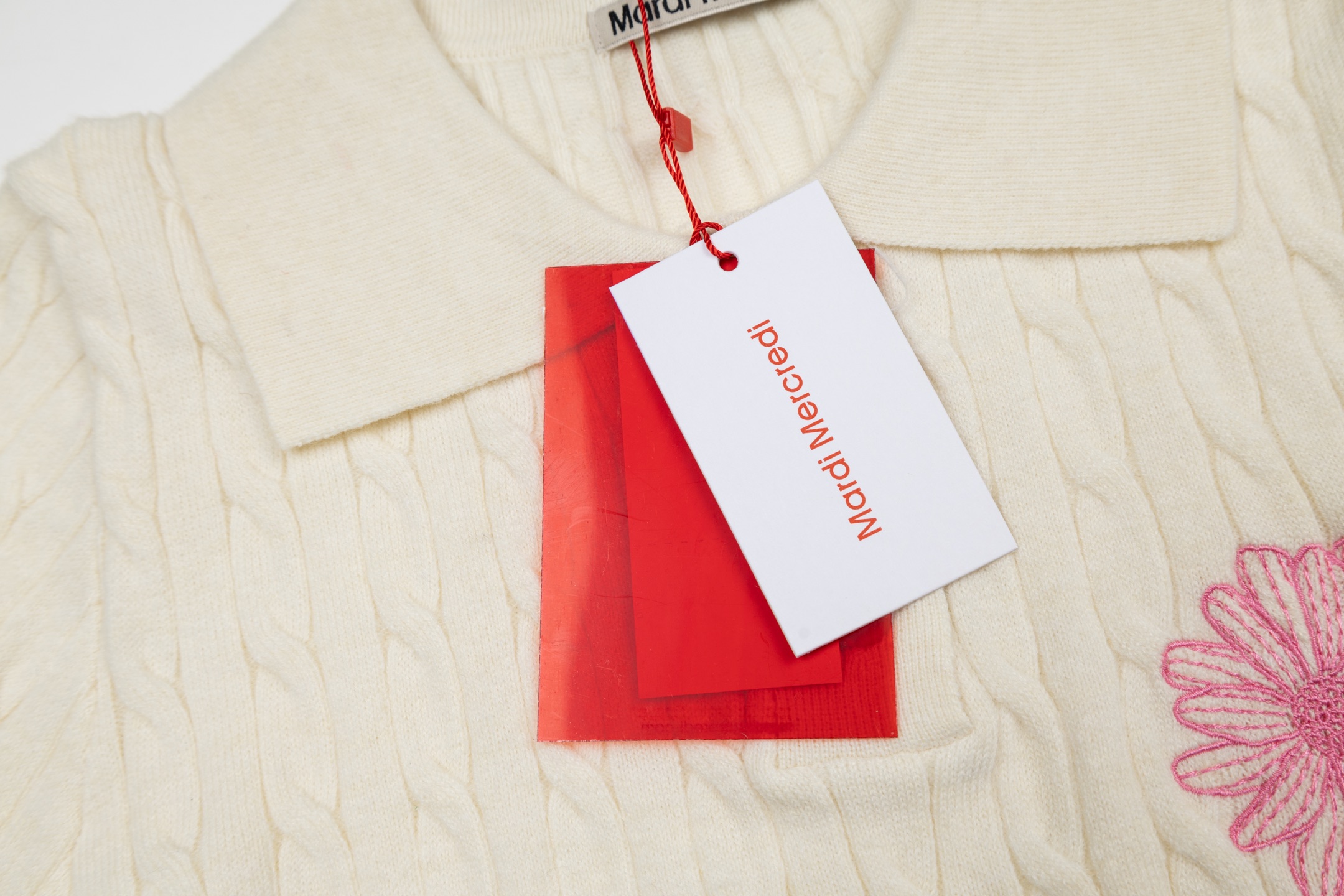 Mardi Mercredi Flower Embroidery Cable Short Sleeve Knit