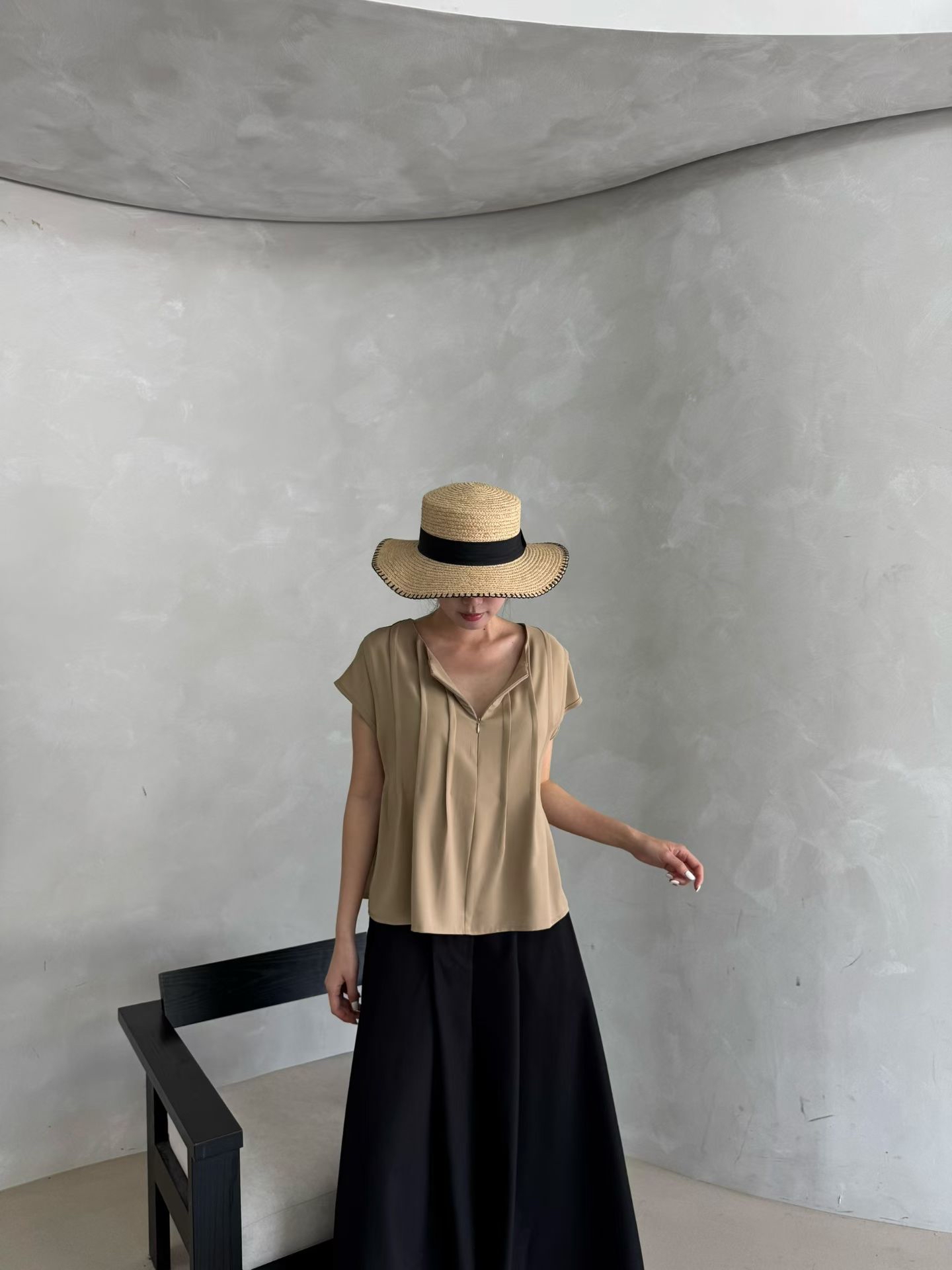 M8 拉鏈v領直紋Top 