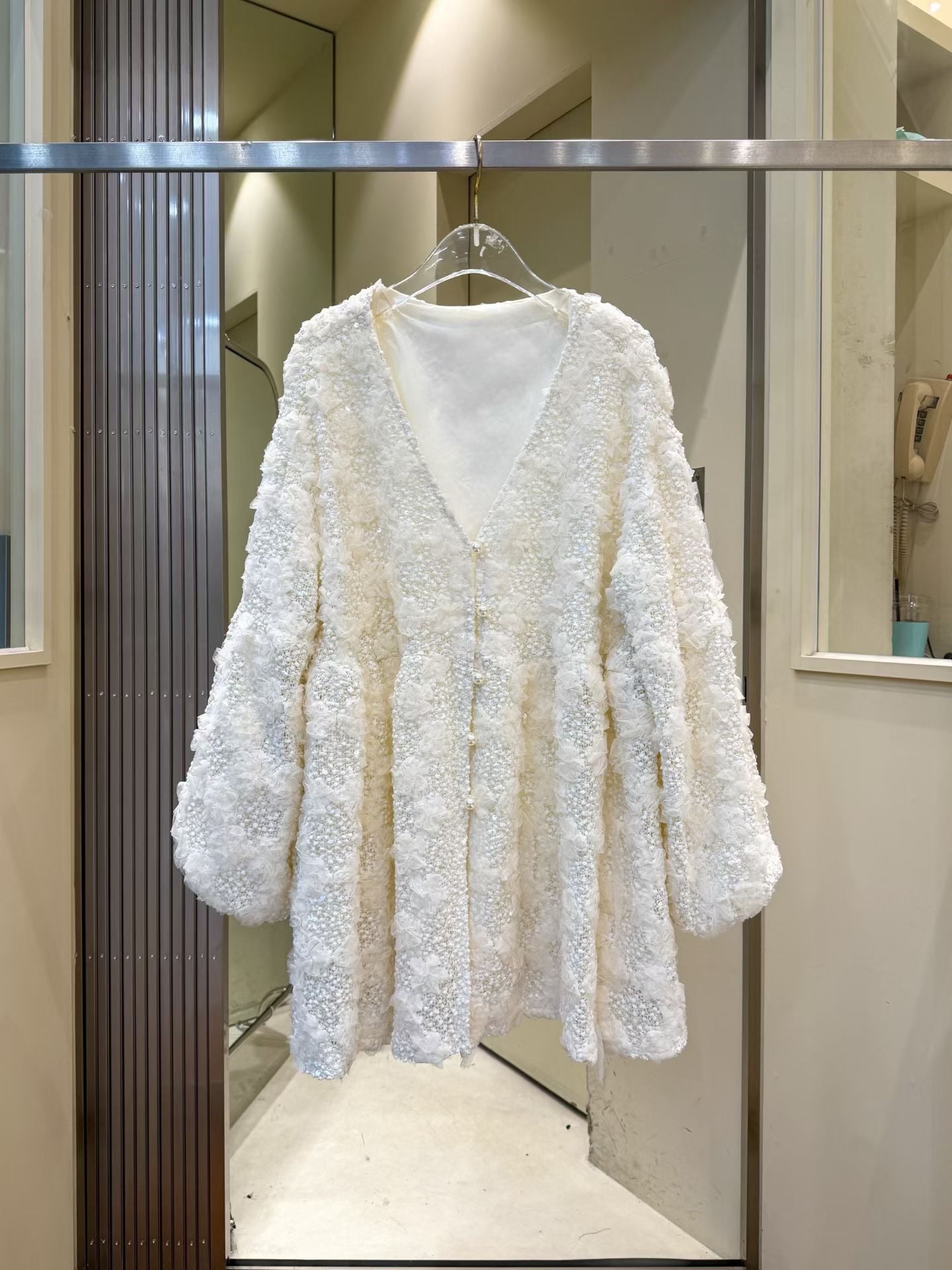 Elegant textured cardigan (ivory)