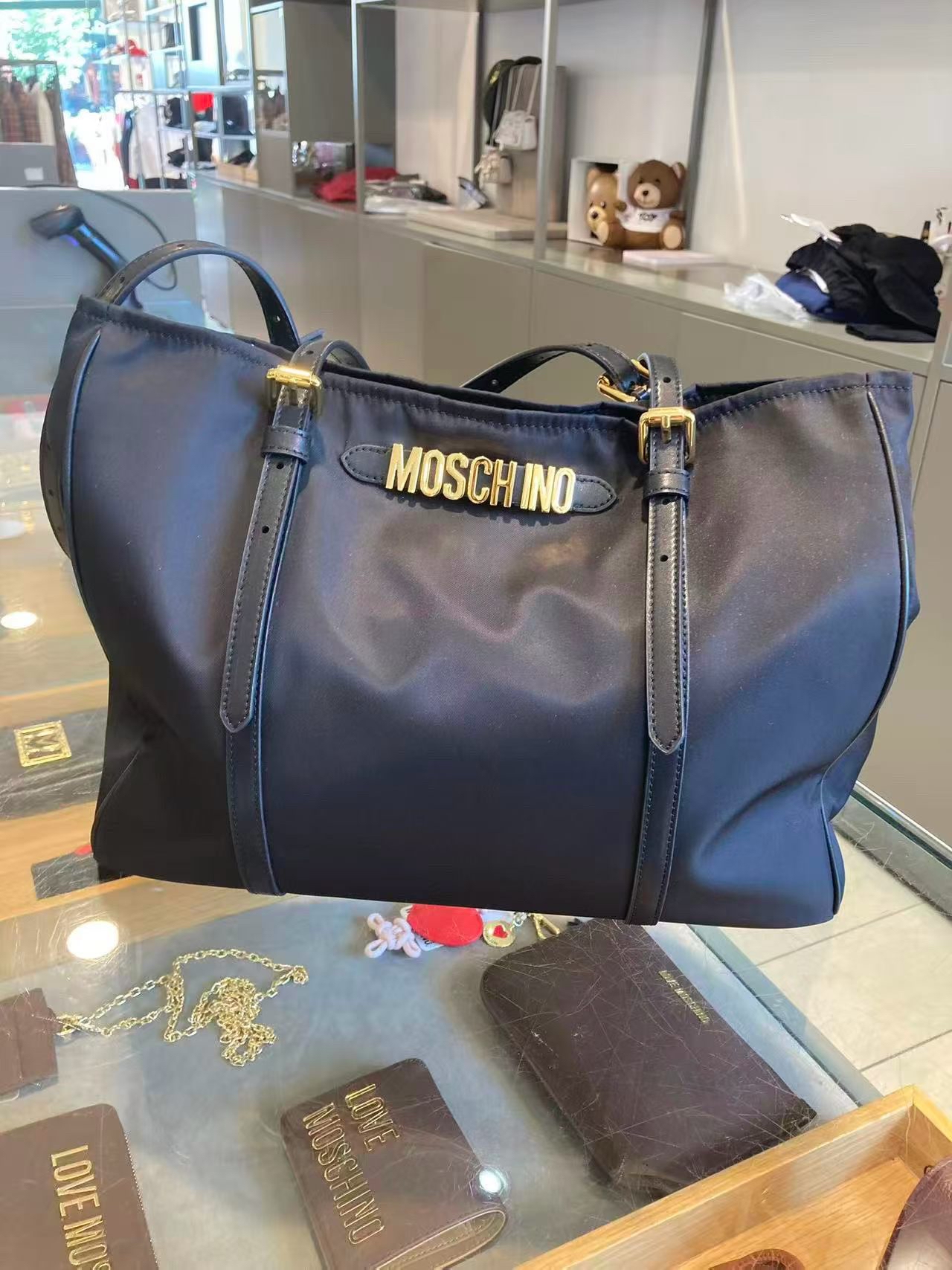 Moschino黑色金字標誌尼龍Totebag 