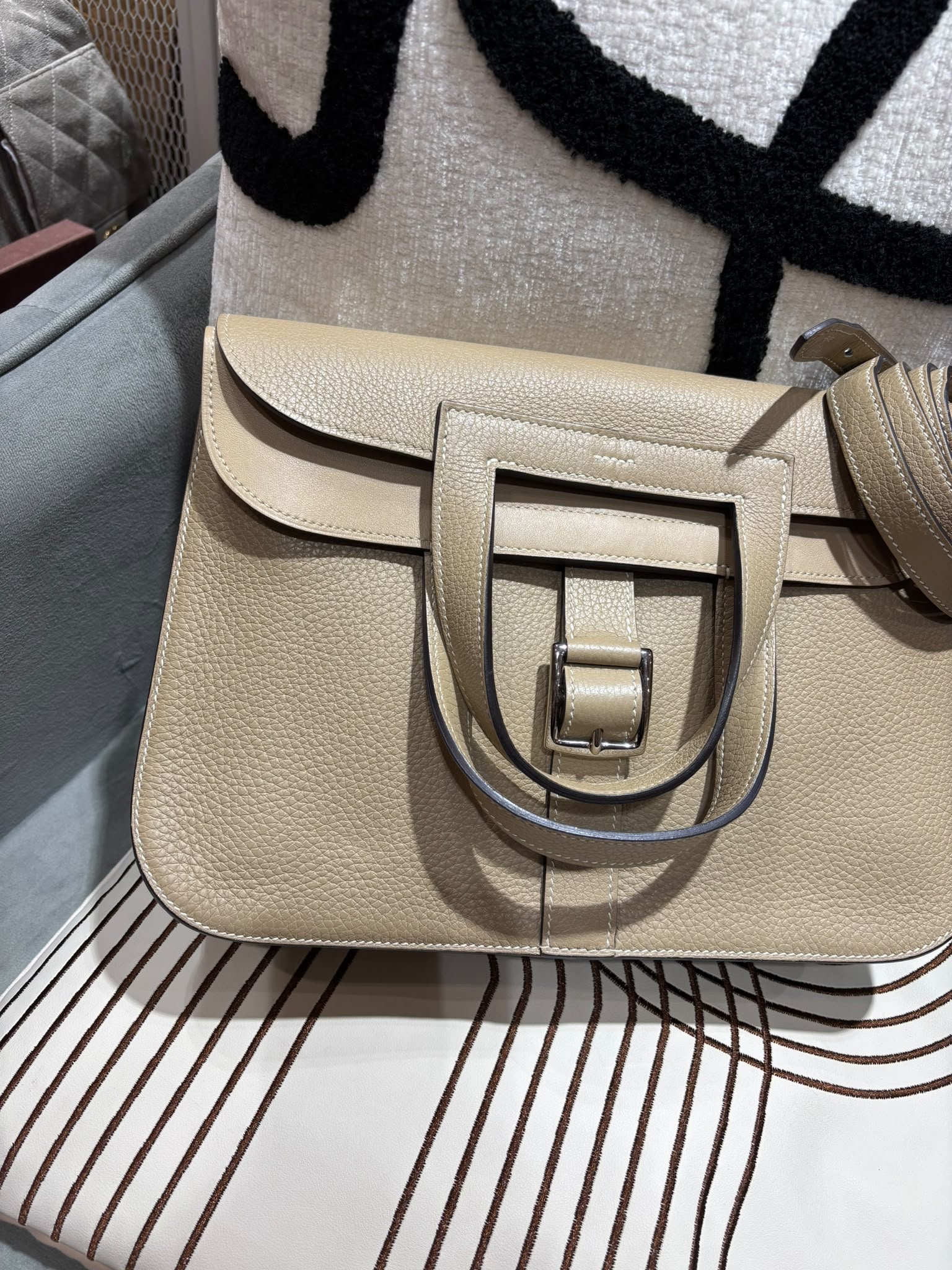 Hermes Halzan 31 Stamp A 風衣灰 100%Authentic, 98%New ✅Dust bag✅Box