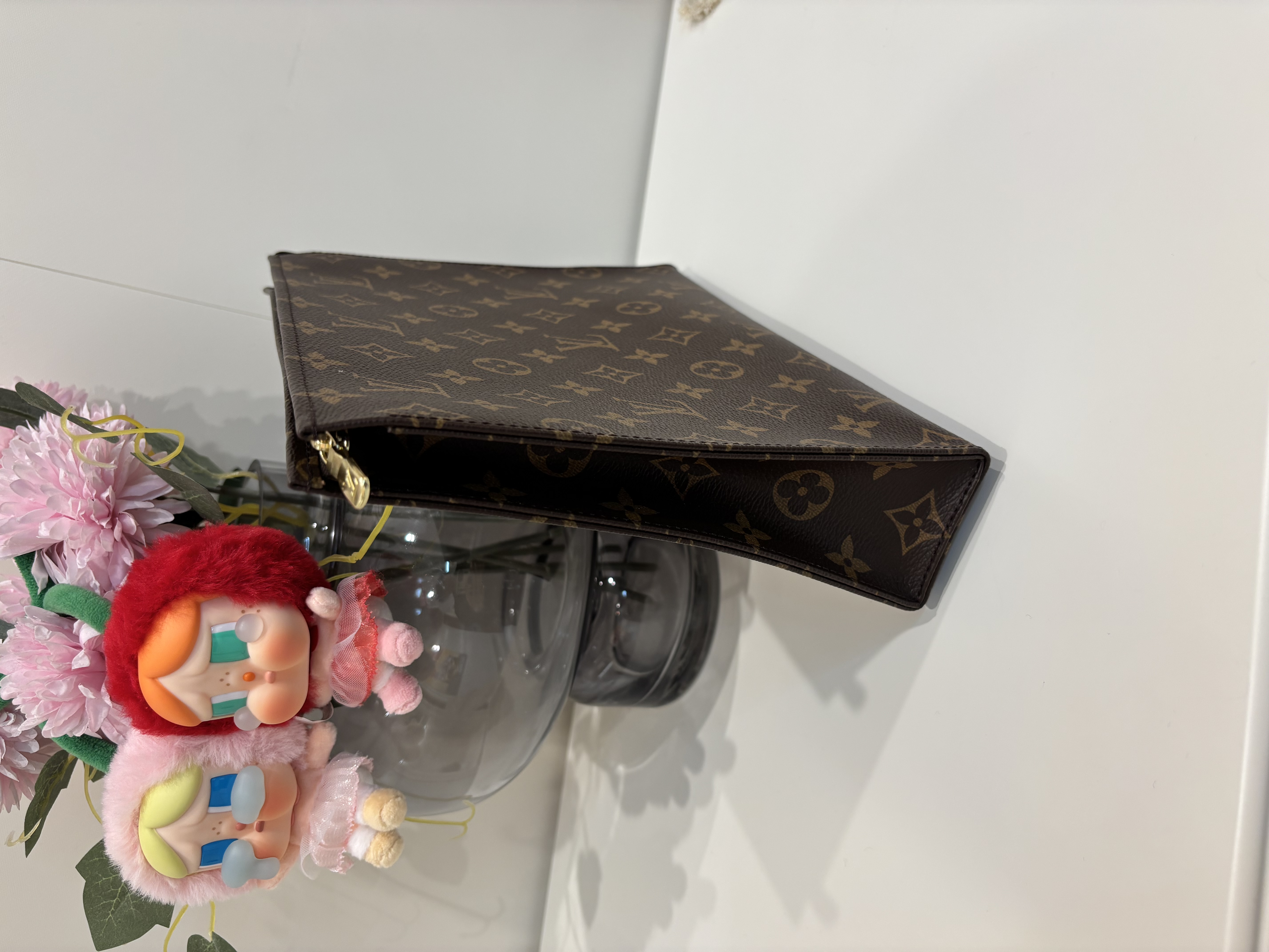Lv pochette Toilette 26 clutch Monogram 梳洗包100%Authentic, 99%New