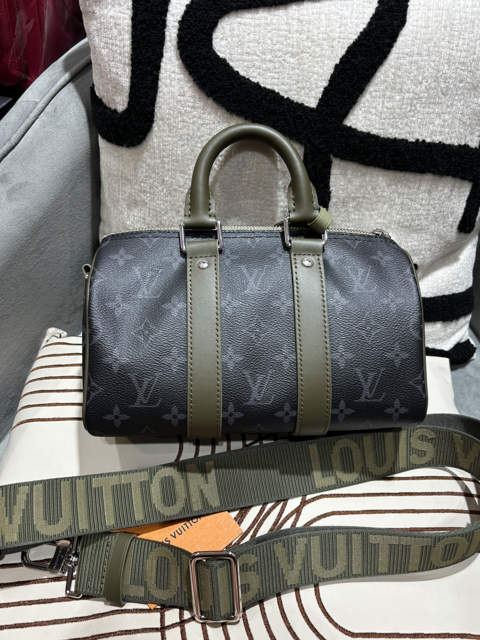 全新 Lv Keepall Bandoulière 25 2 way bag M28638 100%Authentic, 100%New 全新未使用品 ✅收據✅Dust bag ✅Box