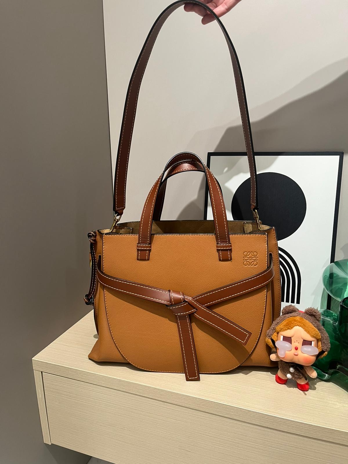 Loewe gate top handle 2way tote bag 100%Authentic ,95%new✅dust bag 