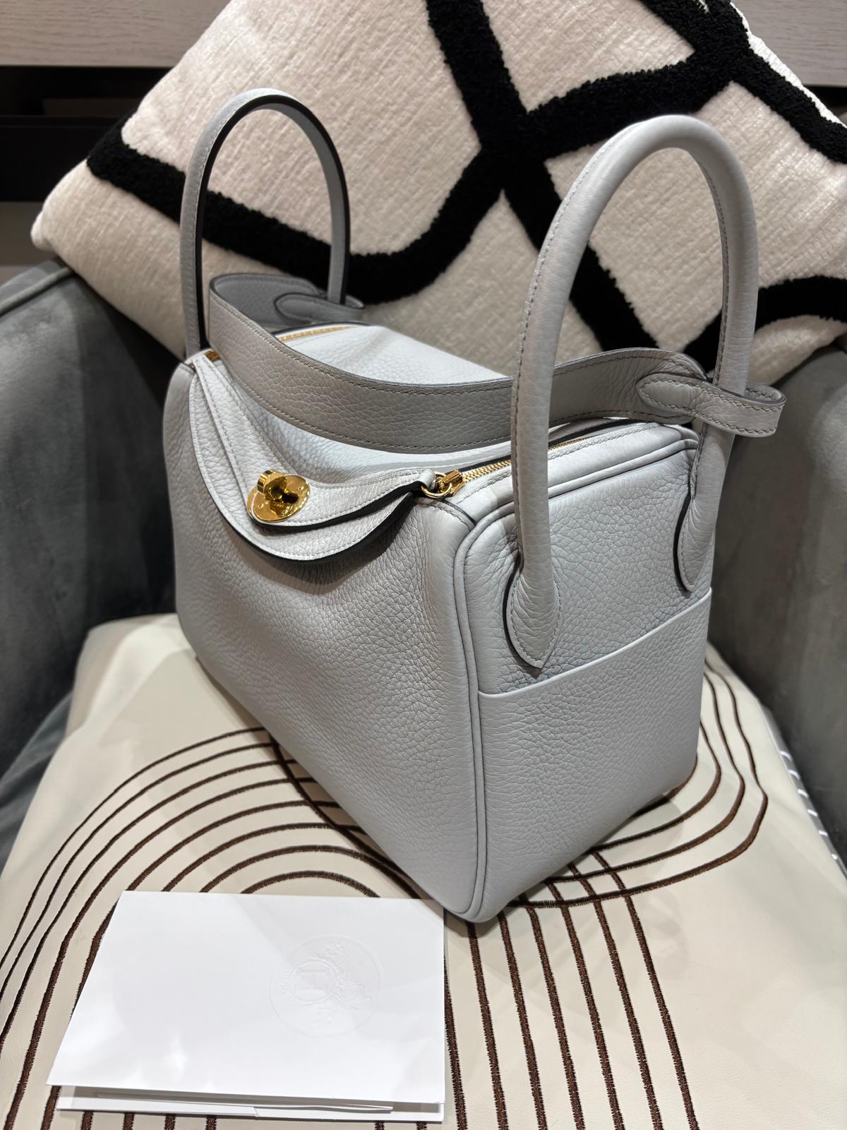 Hermes Lindy 26 Stamp W Blue Pale 聖杯藍 100%Authentic, 98%New ✅專門店收據✅Dust bag✅Box
