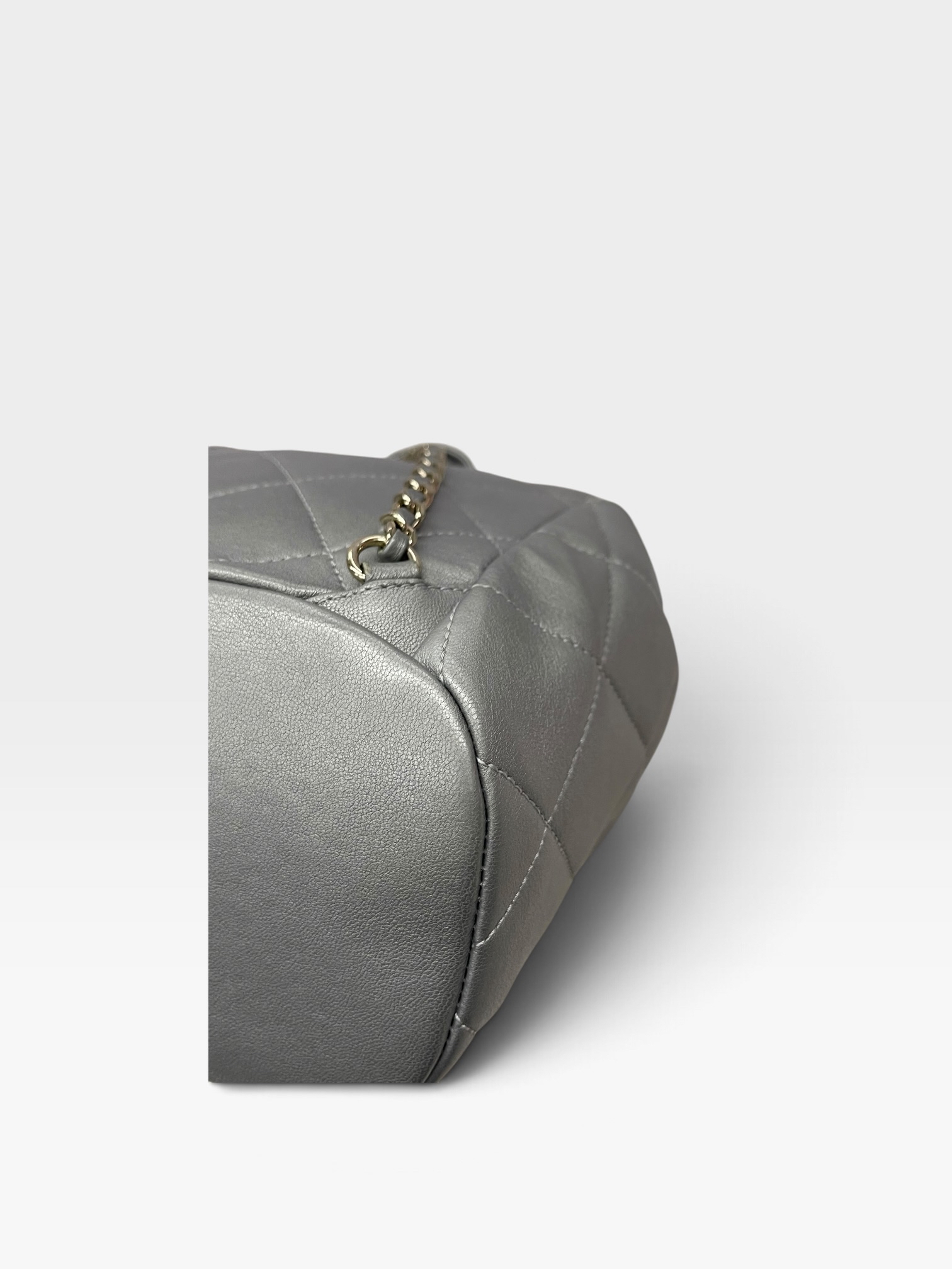 Pre-Owned CHANEL Matelassé Flap Backpack / Product Code: 102908
