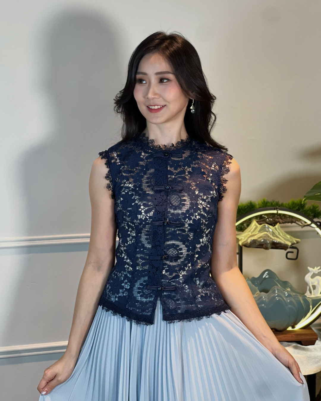 5105 Zona Lace Chic Top