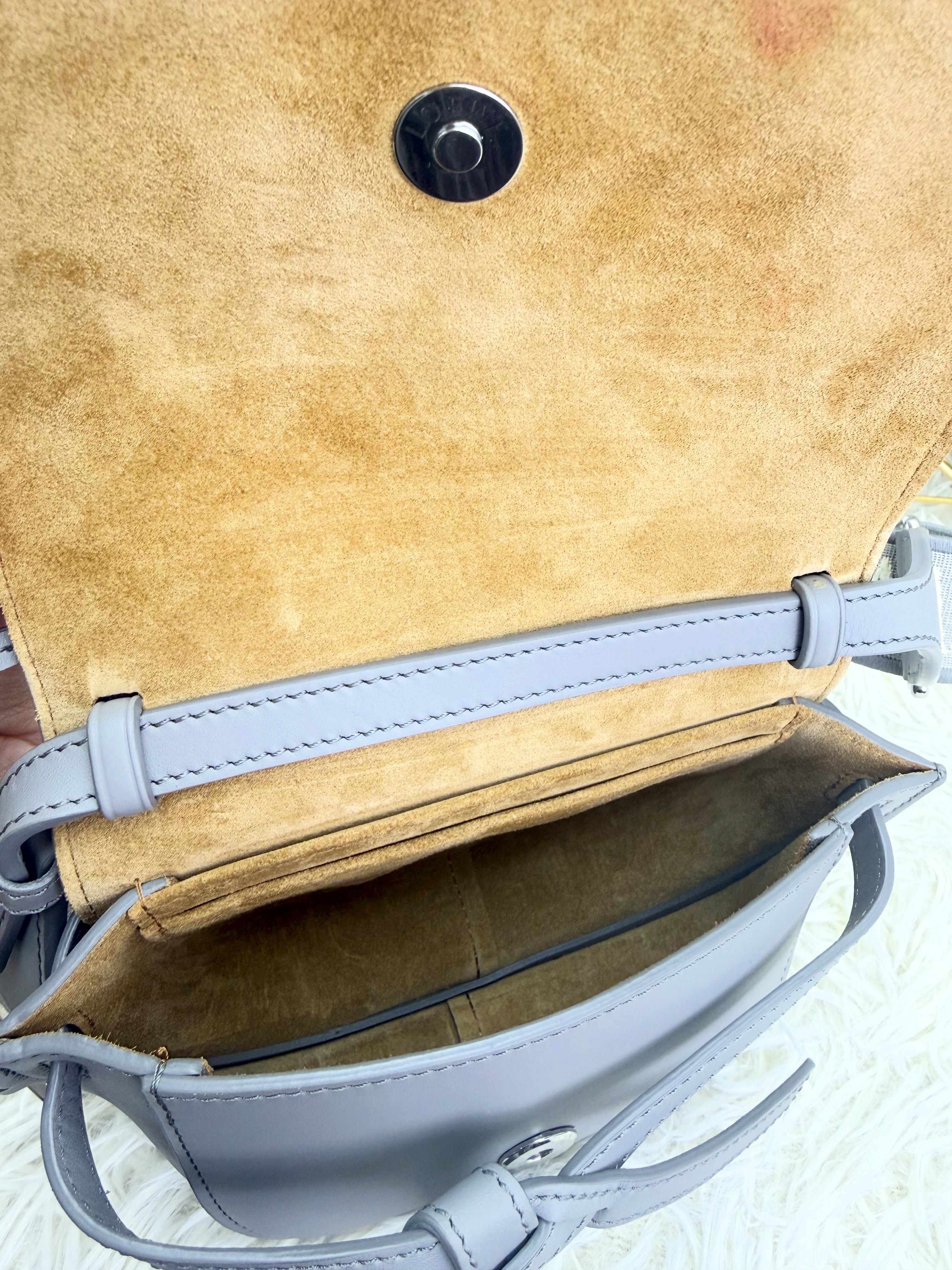 Loewe👜 PRE OWNED 🛍️mini gate 🩶