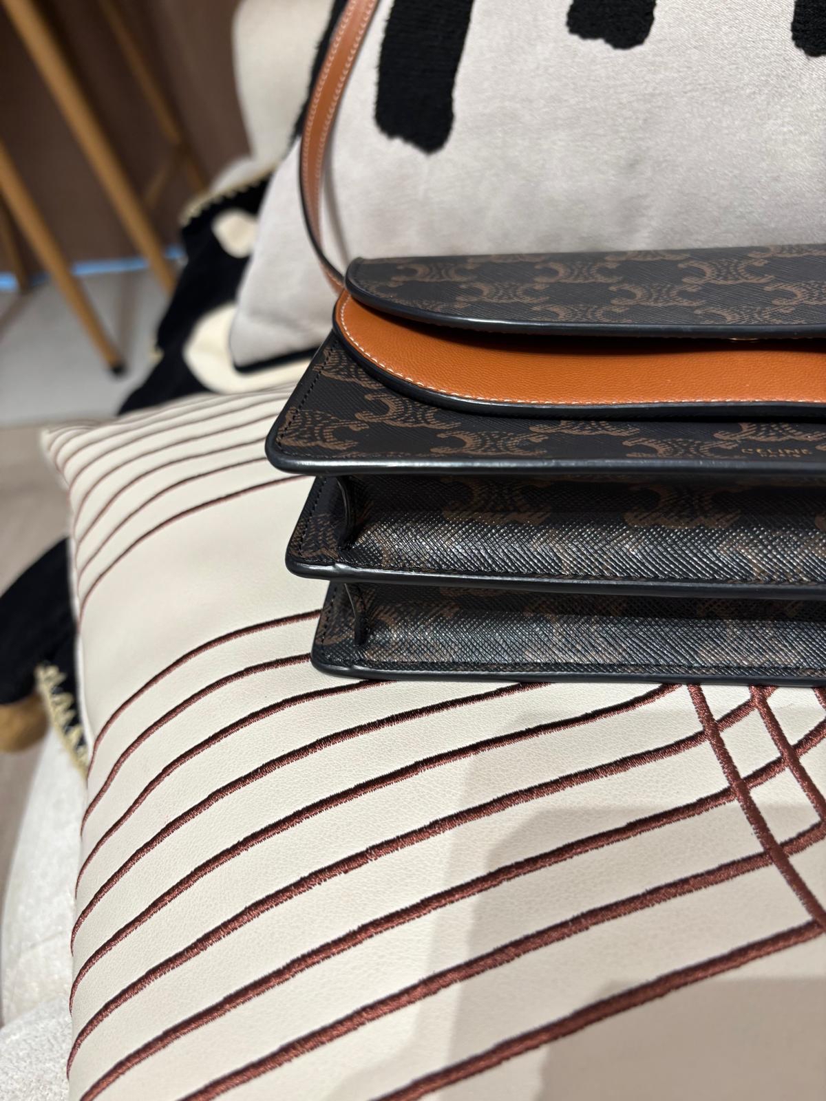 CELINE clutch with strap Triomphe Shoulder bag,100%Authentic, 98%new  ✅防塵袋 