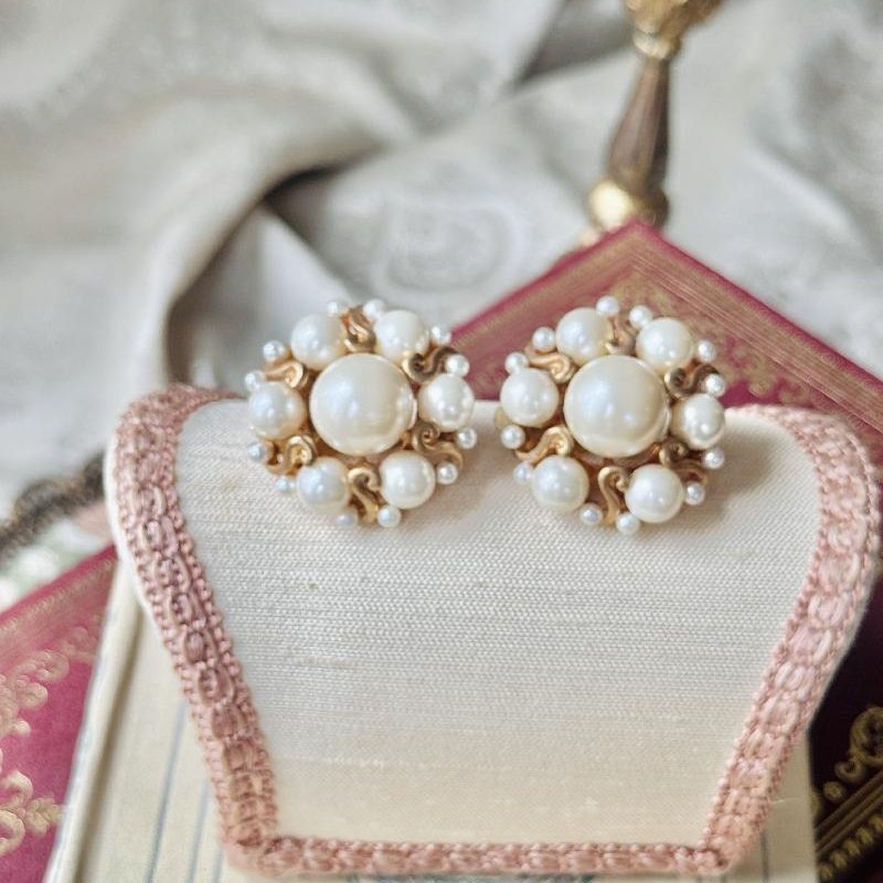Vintage 1980s from Germany - Classic Champagne Gold Faux Pearl Statement Clip Earrings (NZ088)